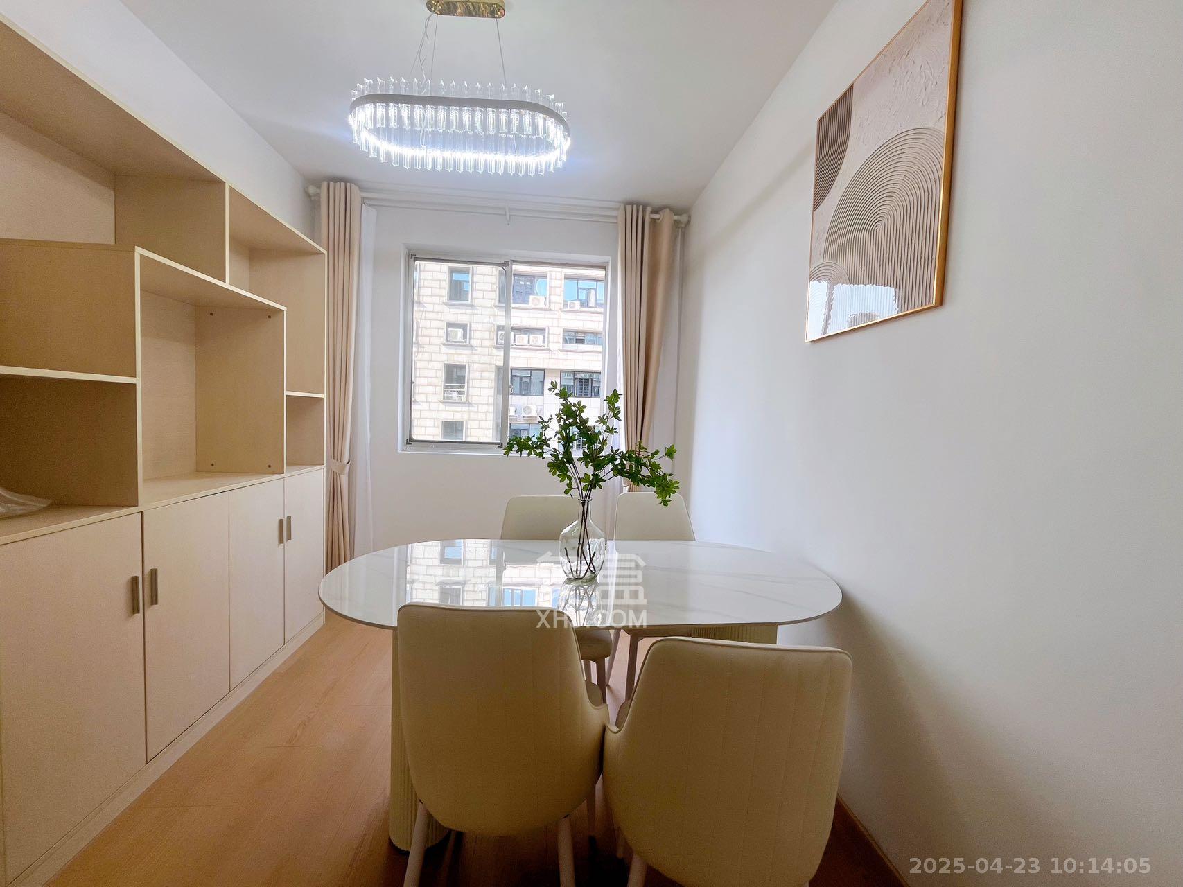 怡人园小区 4室2厅2卫 5500.0元/月 怡人园小区 4室2厅2卫 5500.0元/月室内图