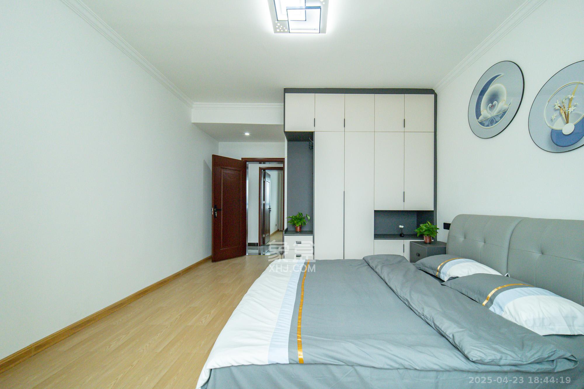 湘绣城 3室2厅2卫 69.8万 湘绣城 3室2厅2卫 69.8万卧室