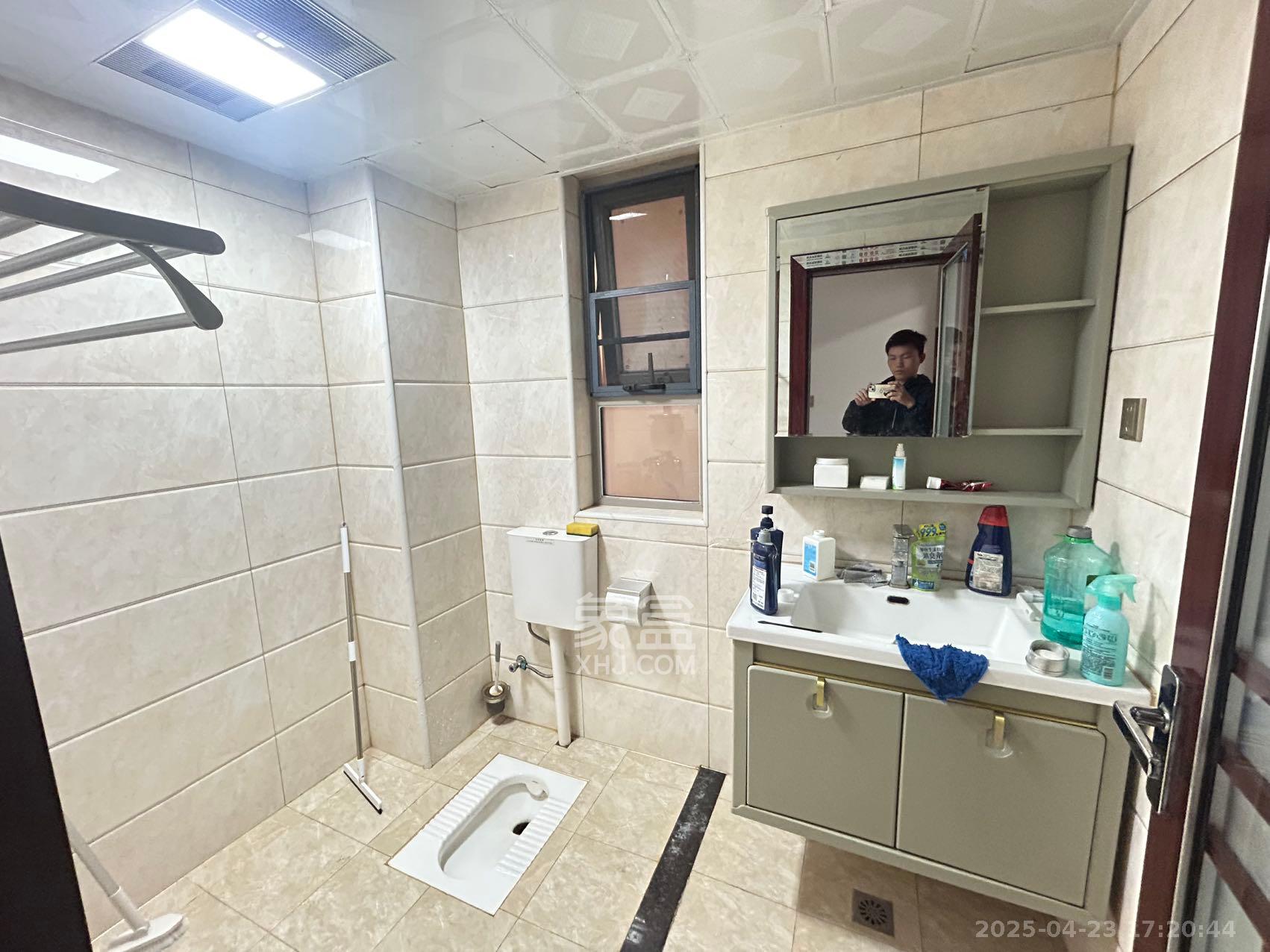 怡海星城 3室2厅2卫 2880.0元/月 怡海星城 3室2厅2卫 2880.0元/月室内图