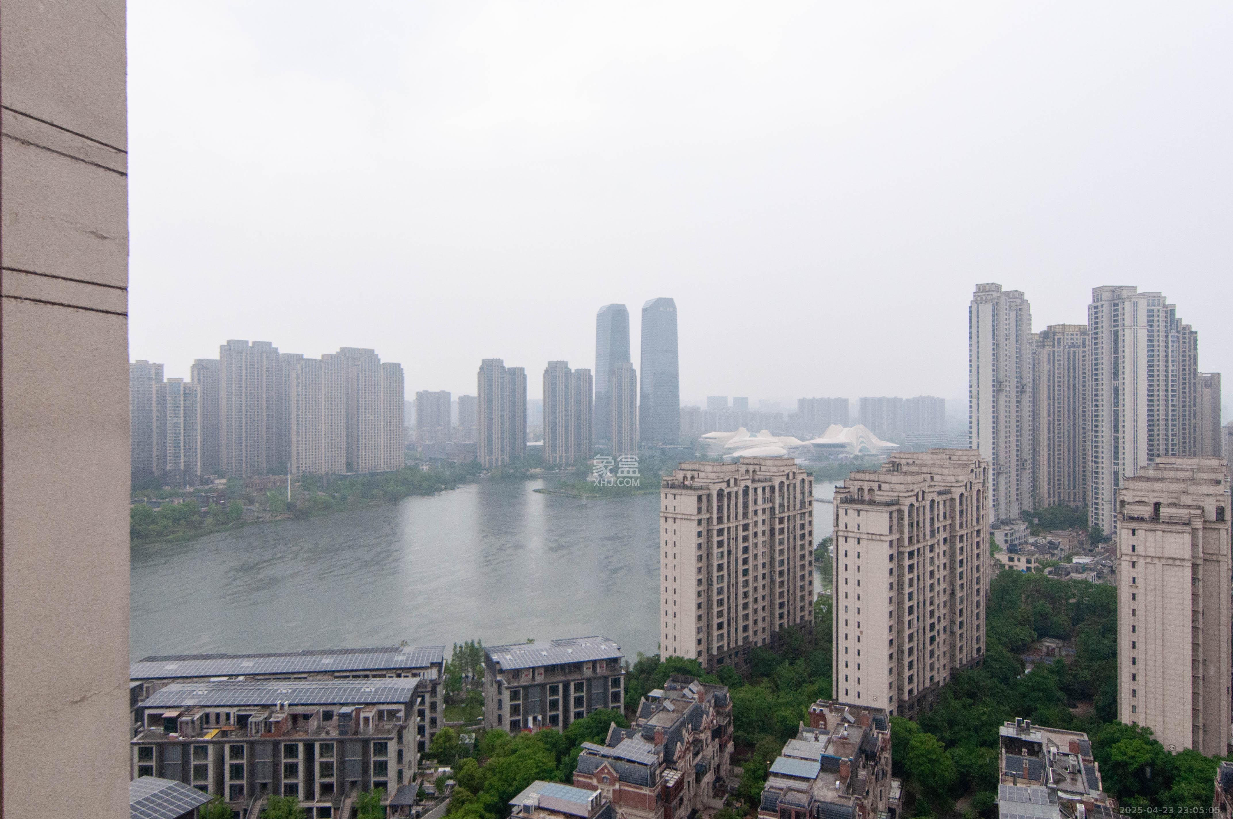 中海梅溪湖壹号  3室2厅2卫   193.50万其他
