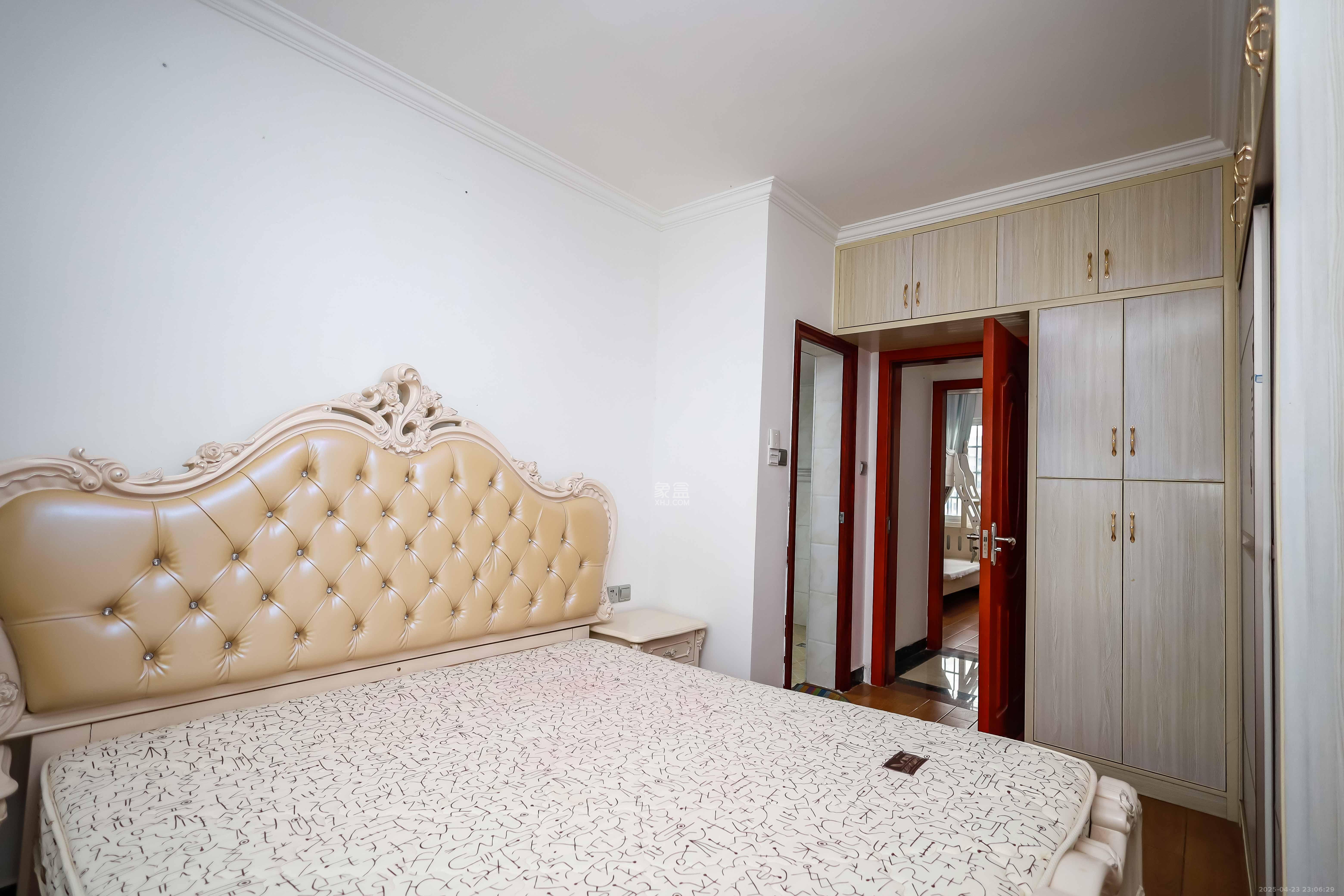 天麓尚层 3室2厅2卫 90.0万 天麓尚层 3室2厅2卫 90.0万卧室