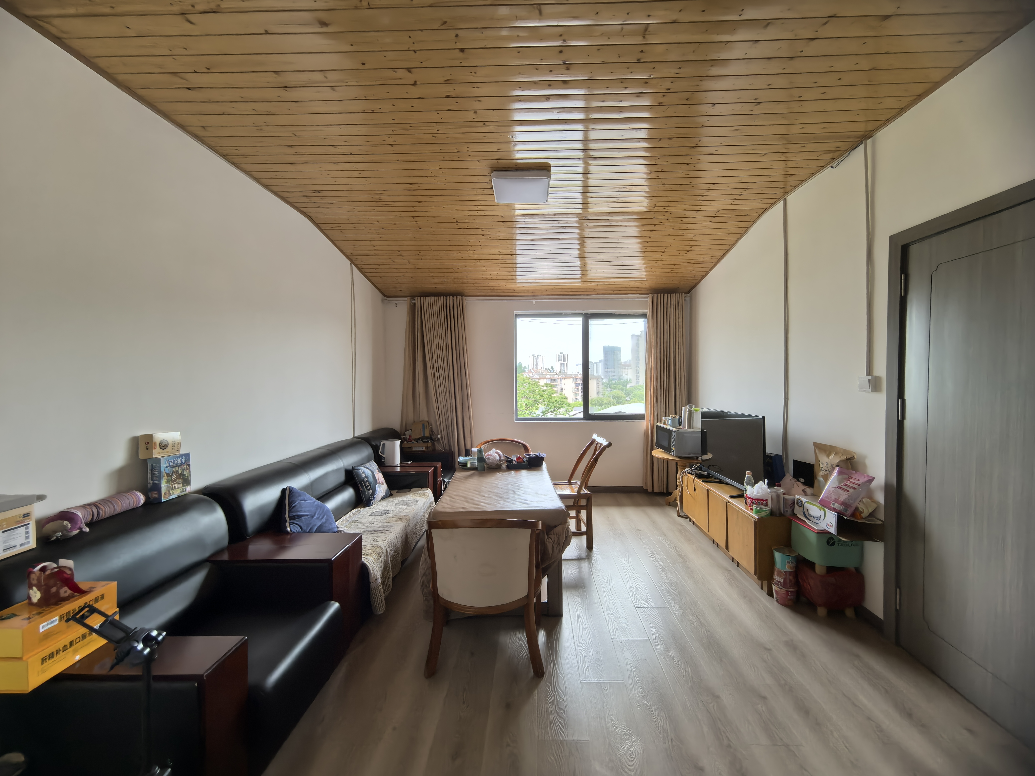 宝塔岗新村小区  3室2厅1卫   48.00万客厅