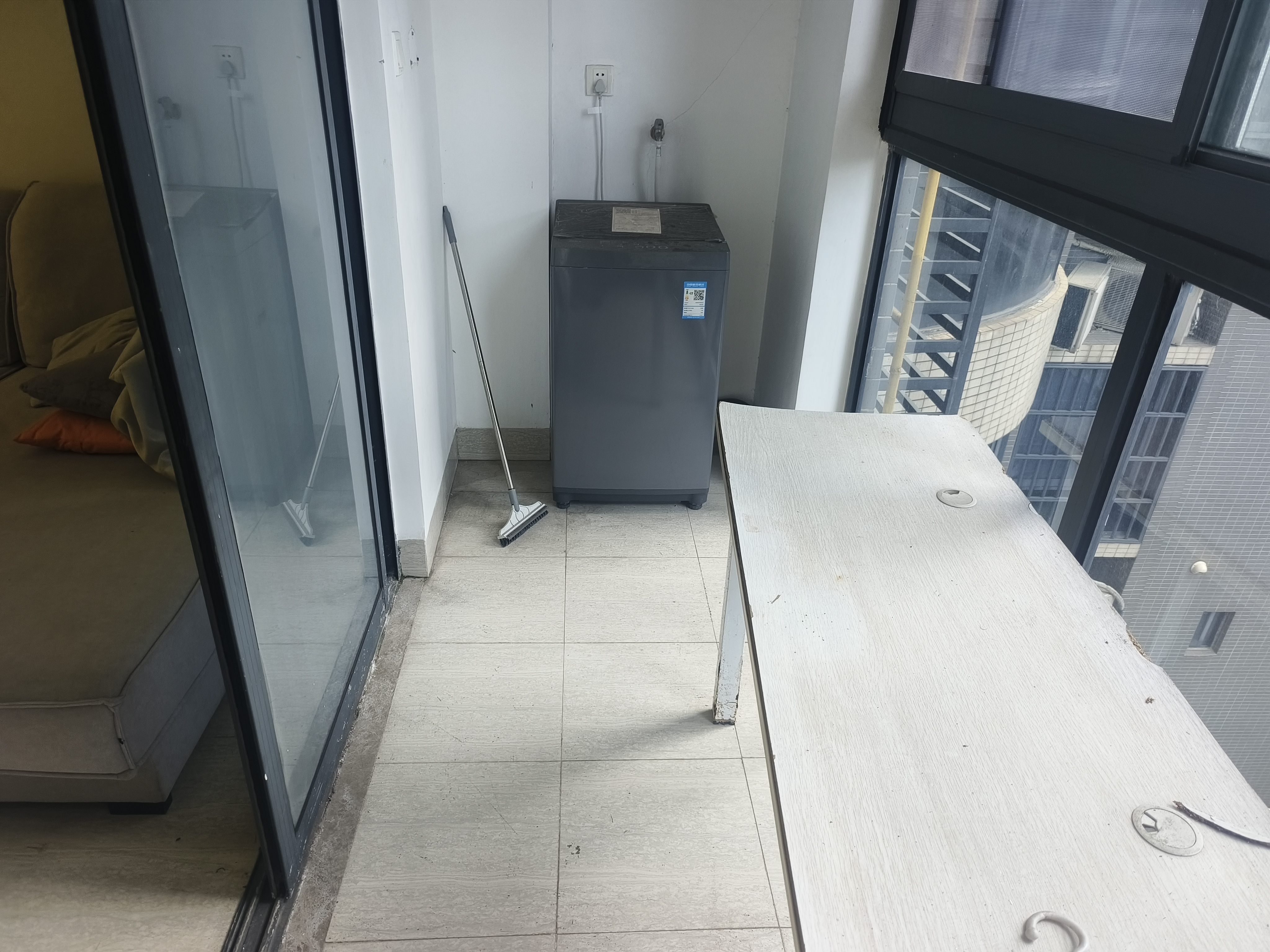 宇建国贸城 2室2厅1卫 3300.0元/月 宇建国贸城 2室2厅1卫 3300.0元/月室内图