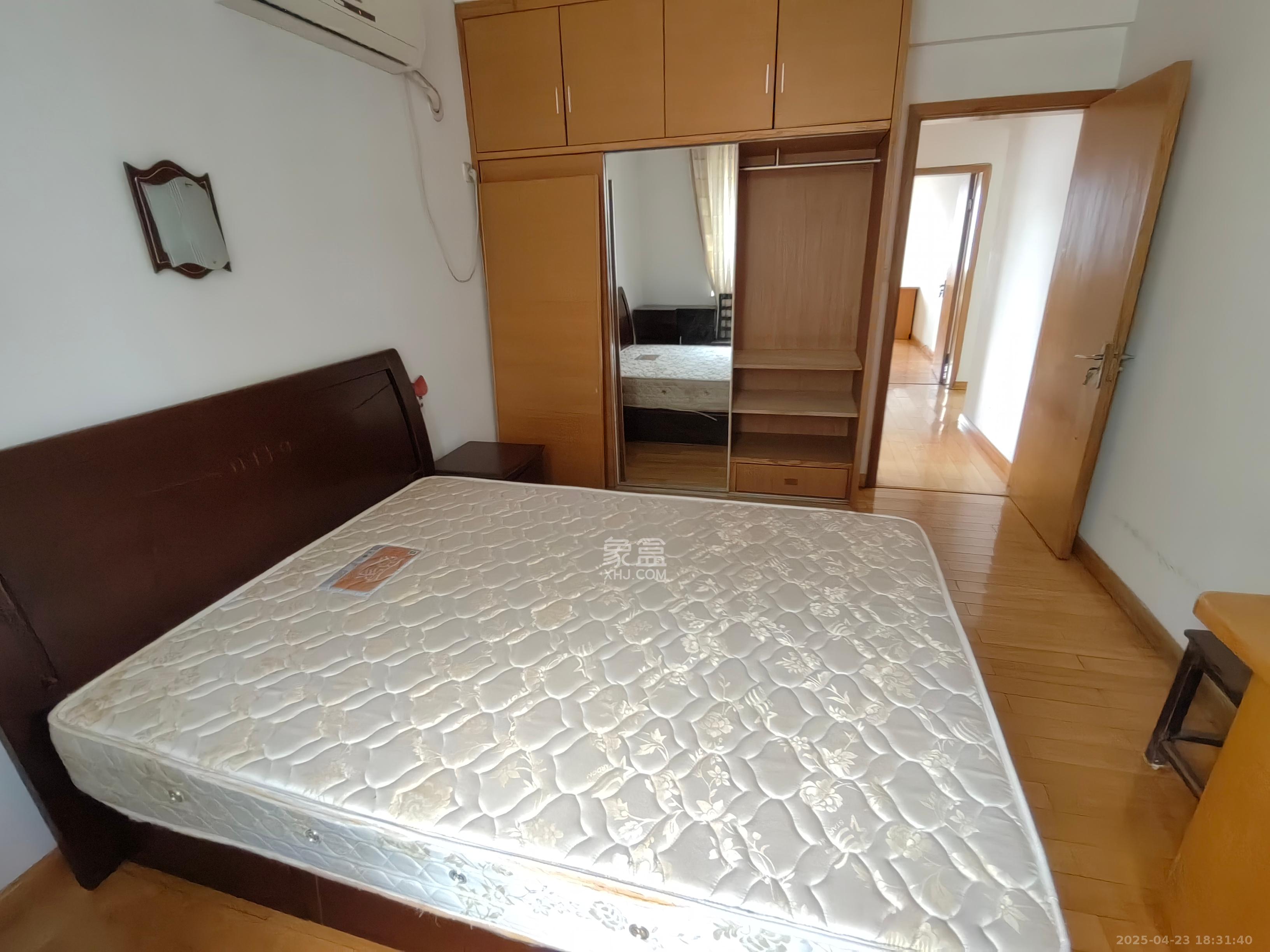 南国新城 3室2厅2卫 2400.0元/月 南国新城 3室2厅2卫 2400.0元/月室内图