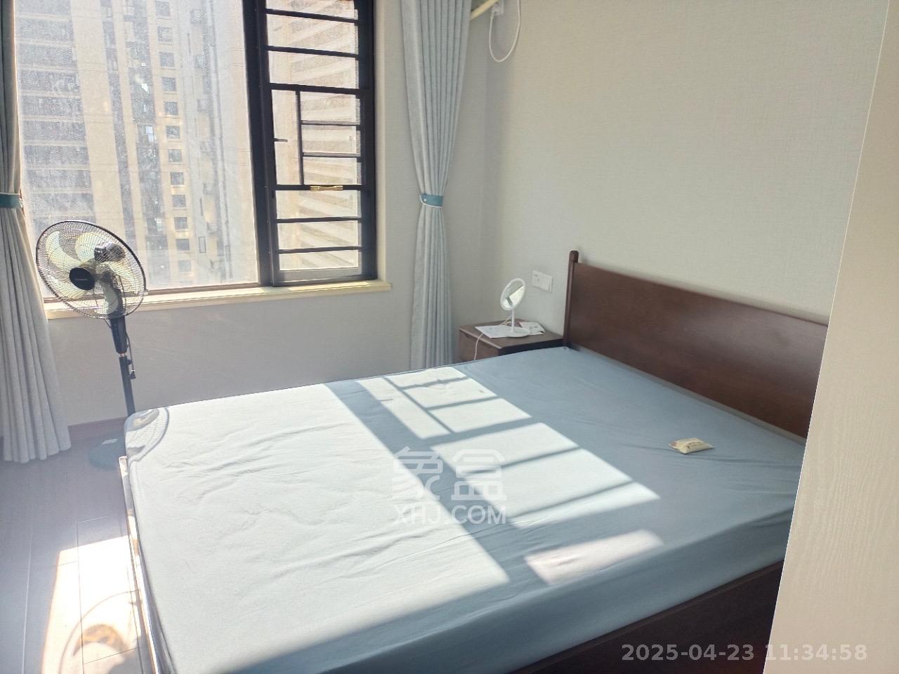 中海珑悦府  3室2厅2卫   3300.00元/月室内图