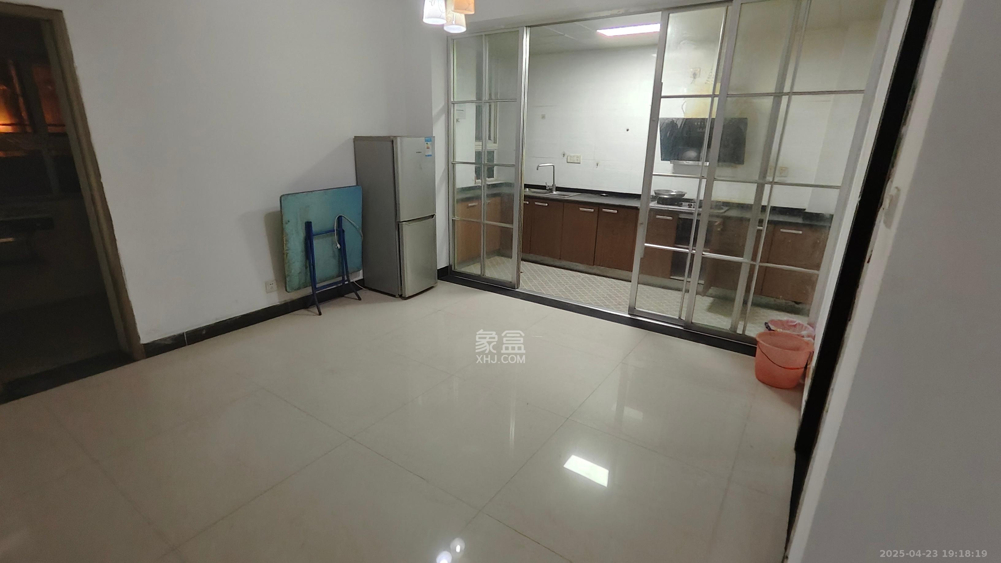 欣胜园 3室2厅2卫 2000.0元/月 欣胜园 3室2厅2卫 2000.0元/月室内图