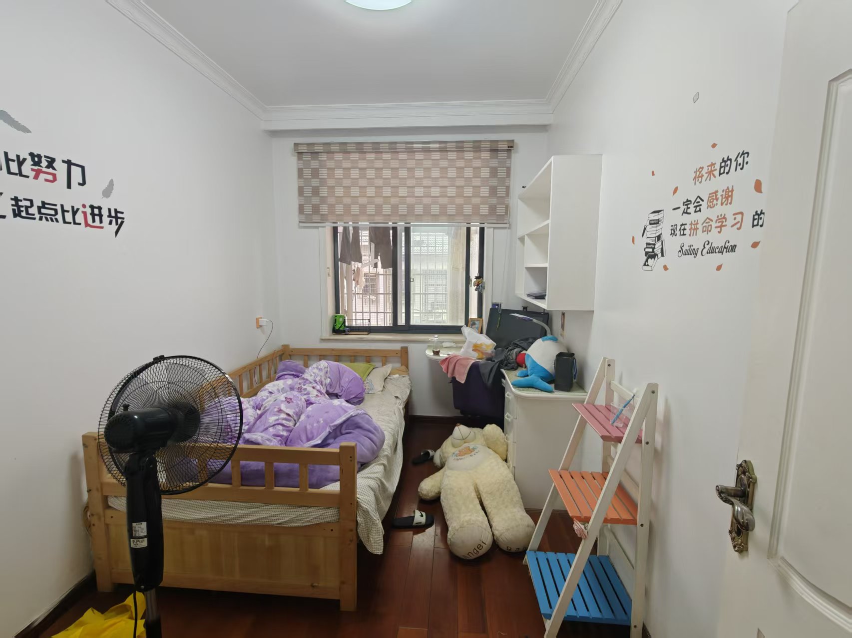 洪源小区 1室0厅0卫 42.8万 洪源小区 1室0厅0卫 42.8万客厅