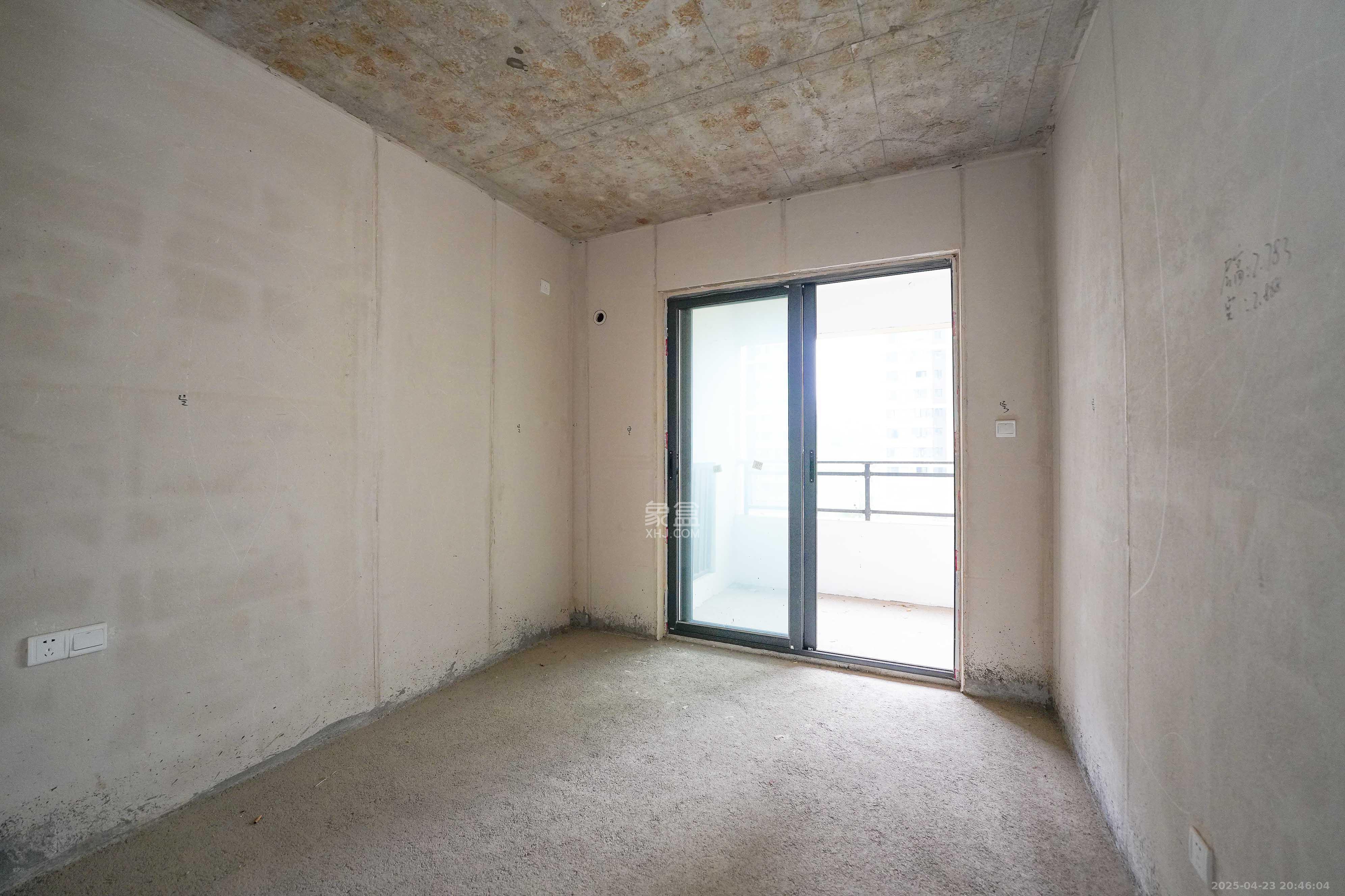 五矿万境蓝山 4室2厅2卫 121.0万 五矿万境蓝山 4室2厅2卫 121.0万卧室