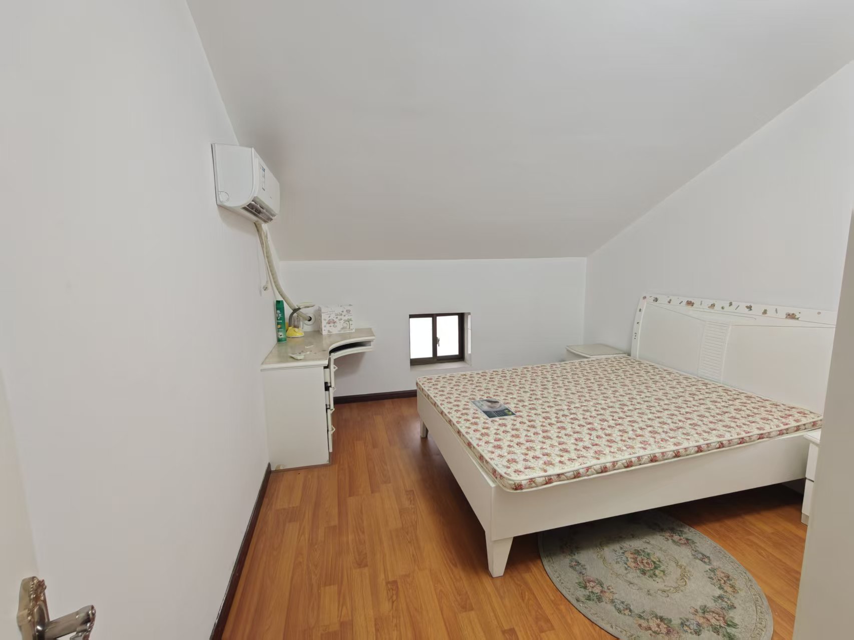 洪源小区  1室0厅0卫    42.8万客厅