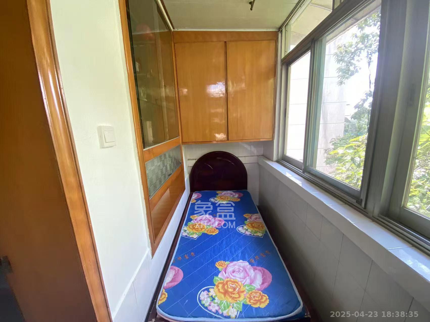 妹子山社区(曙光社区) 1室1厅1卫 1000.0元/月 妹子山社区(曙光社区) 1室1厅1卫 1000.0元/月室内图