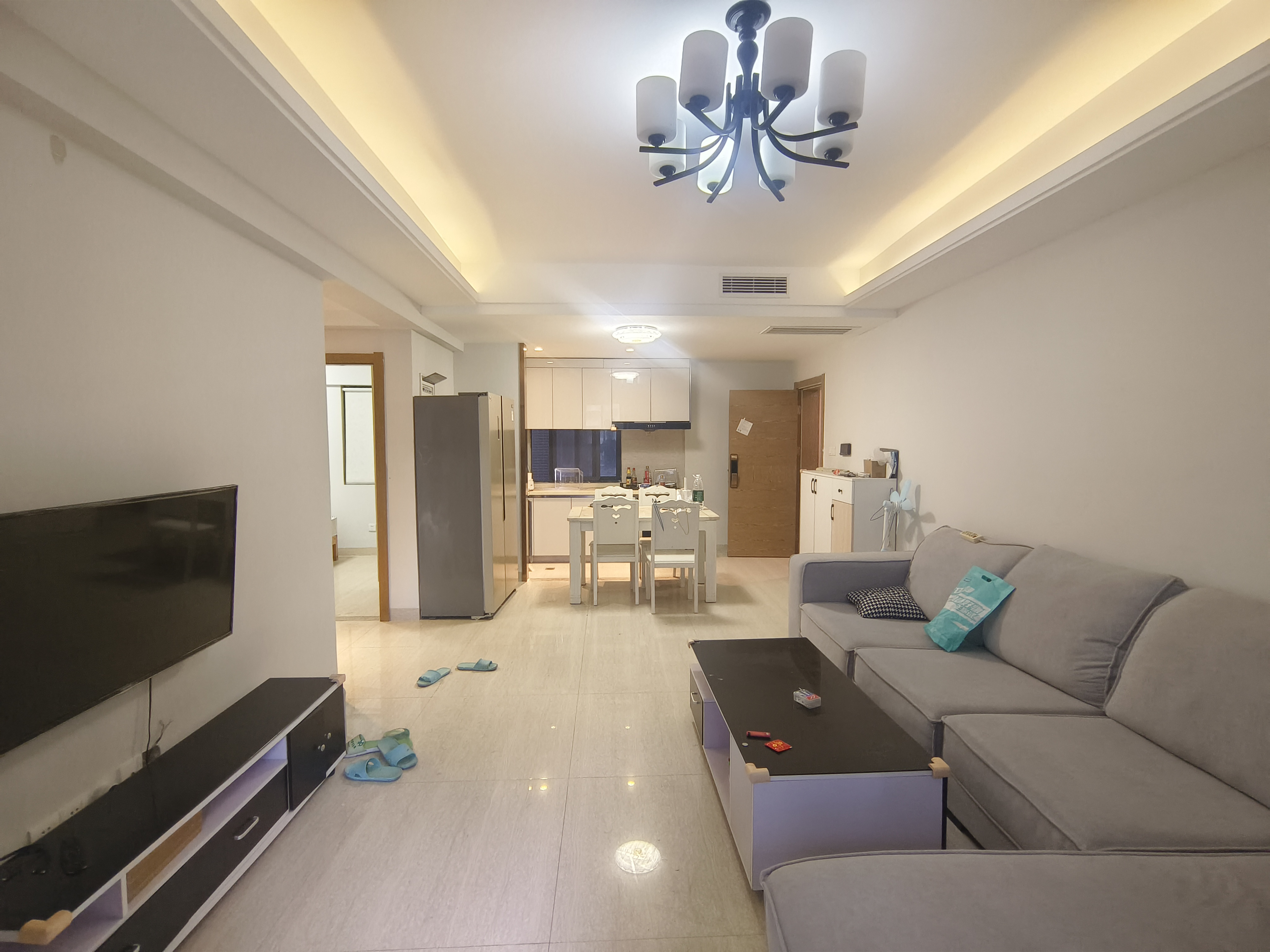 宇建国贸城 2室2厅1卫 3300.0元/月 宇建国贸城 2室2厅1卫 3300.0元/月室内图