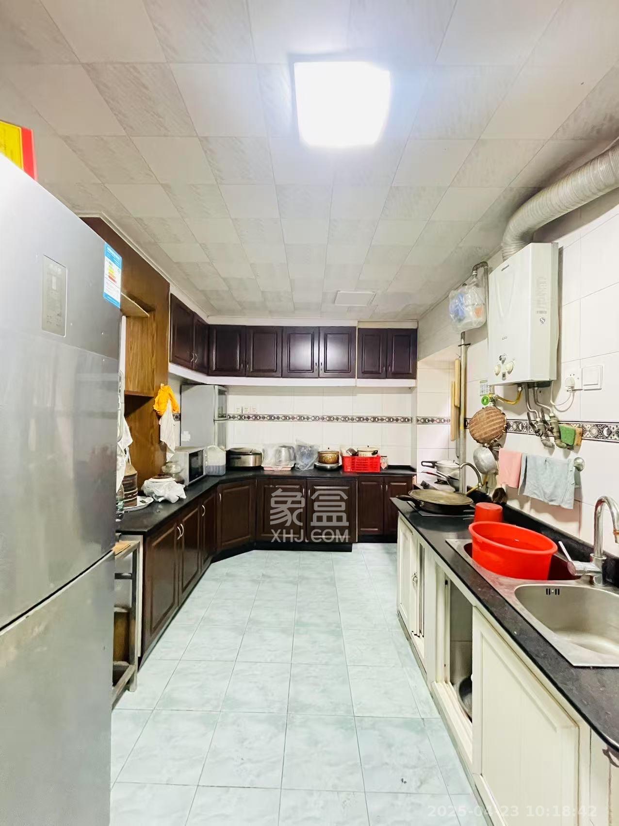 汇城花园 4室2厅2卫 5800.0元/月 汇城花园 4室2厅2卫 5800.0元/月室内图