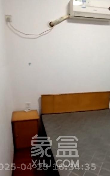 红星国际星城  1室1厅1卫    1300.0元/月 红星国际星城  1室1厅1卫    1300.0元/月