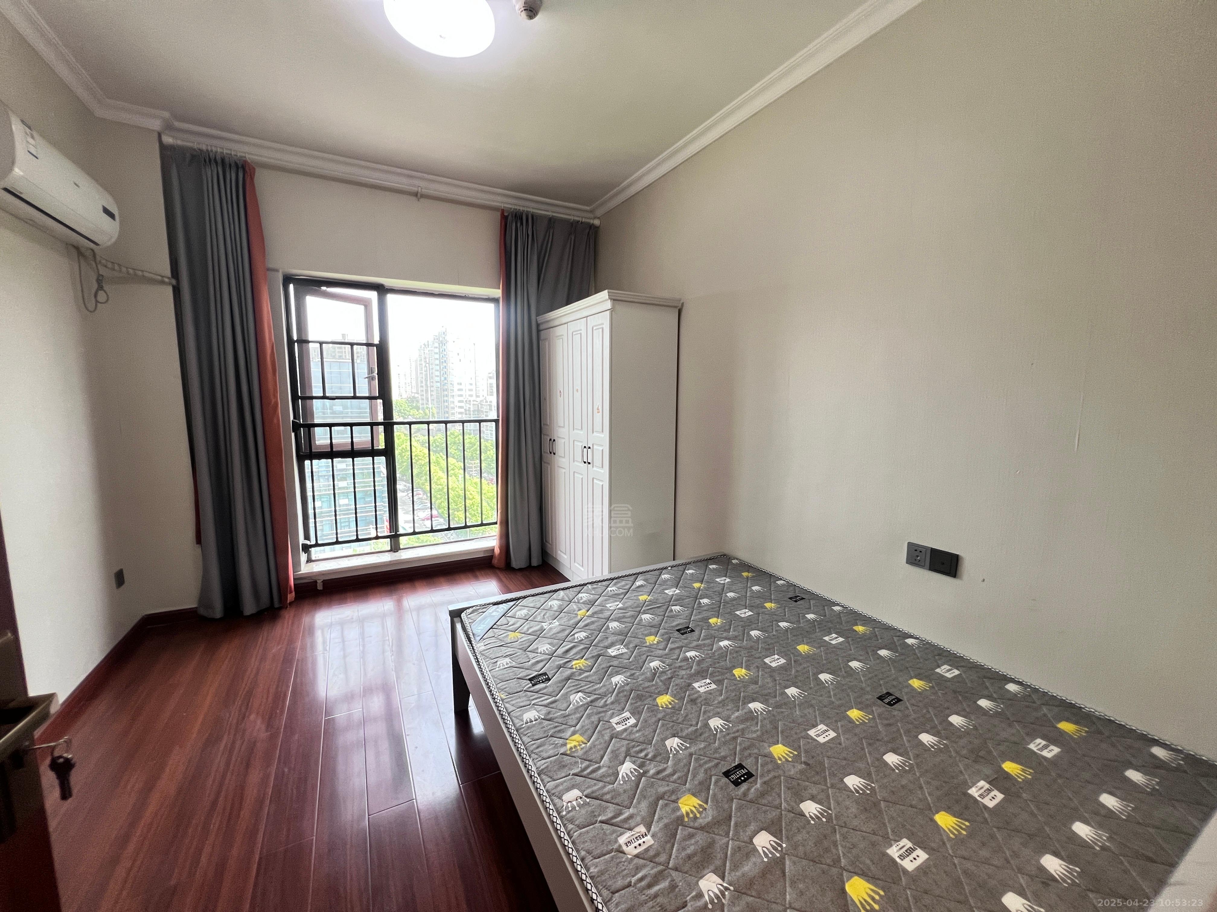 山语云栖 3室2厅1卫 2000.0元/月 山语云栖 3室2厅1卫 2000.0元/月室内图