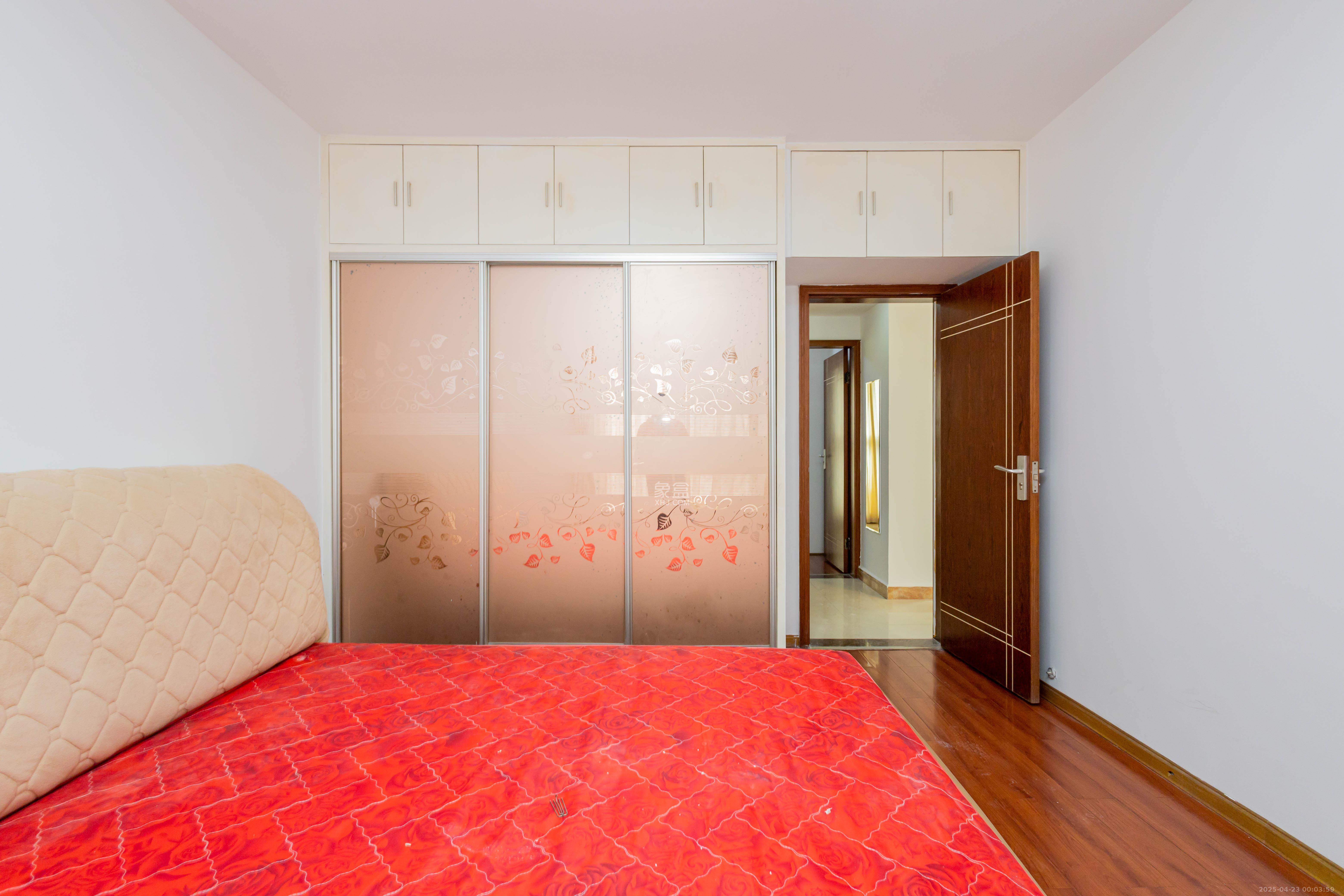 东业苹果社区 3室2厅1卫 50.8万 东业苹果社区 3室2厅1卫 50.8万卧室