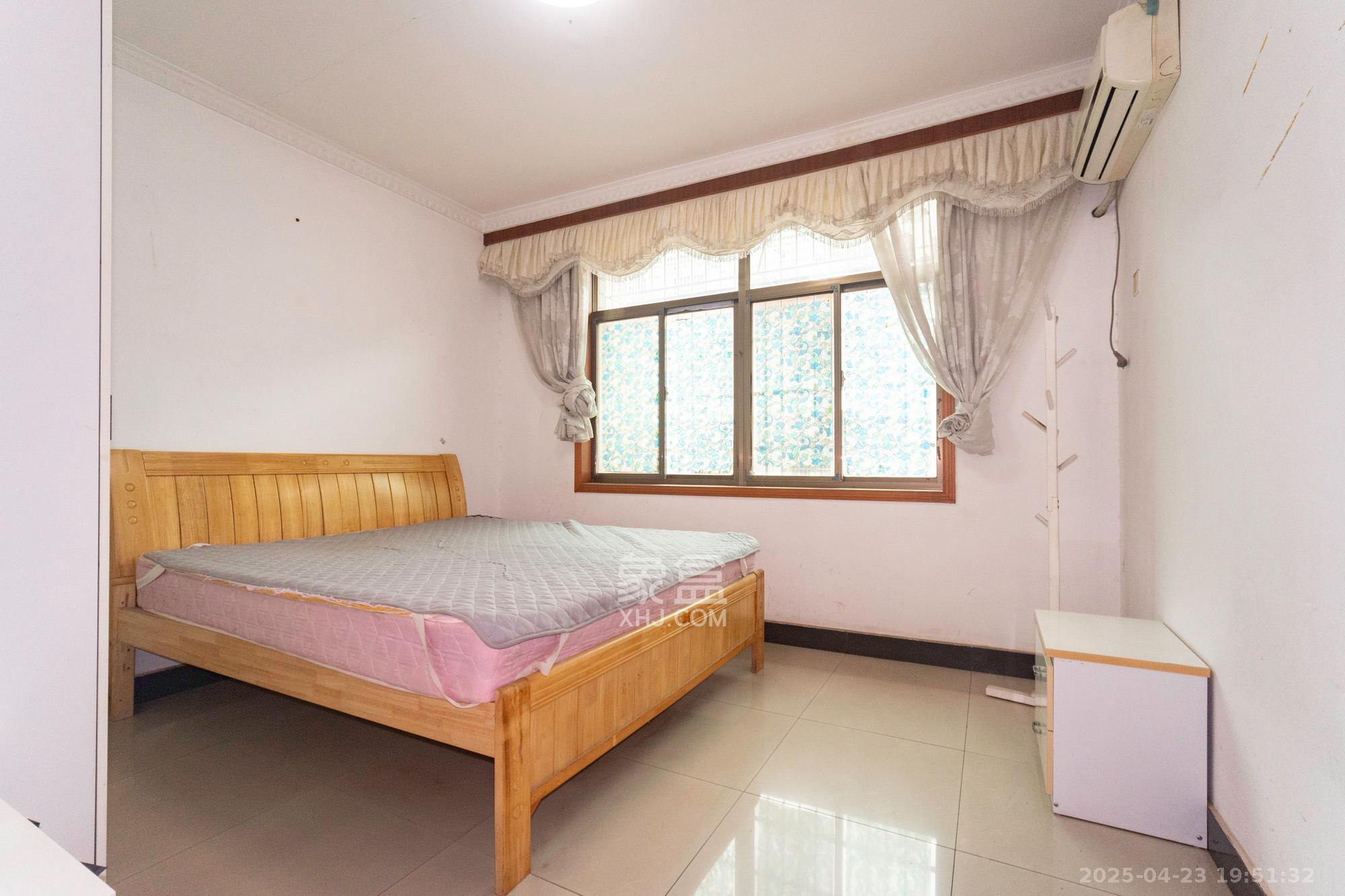 松雅安置小区 3室2厅1卫 46.0万 松雅安置小区 3室2厅1卫 46.0万卧室