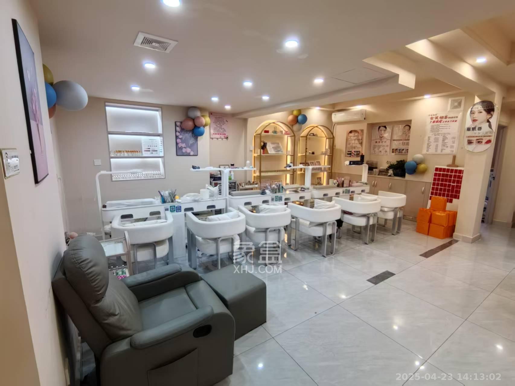 阳光锦城  1室1厅1卫    1700.0元/月 阳光锦城  1室1厅1卫    1700.0元/月室内图