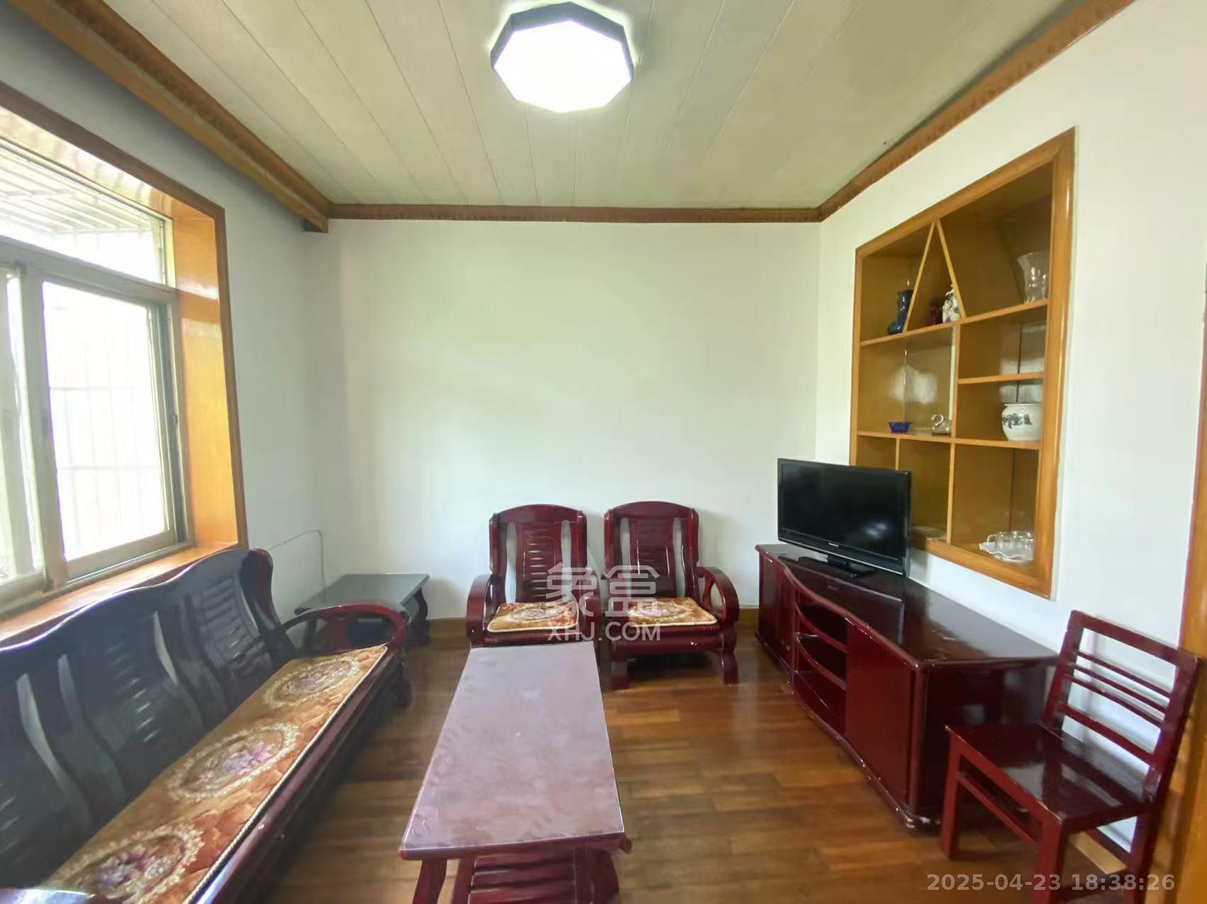 妹子山社区(曙光社区) 1室1厅1卫 1000.0元/月 妹子山社区(曙光社区) 1室1厅1卫 1000.0元/月室内图