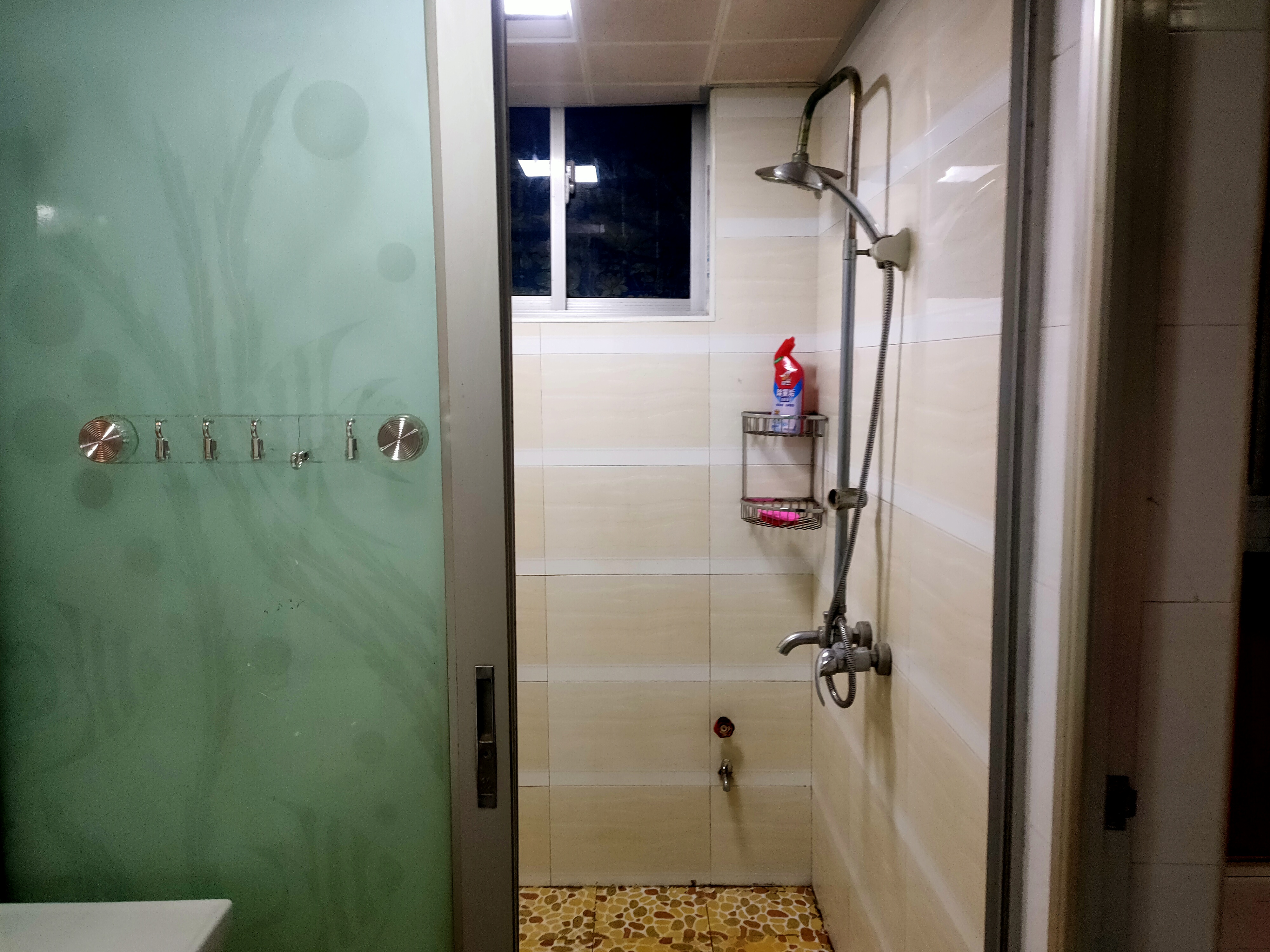 互助小区  3室2厅1卫   1500.00元/月室内图