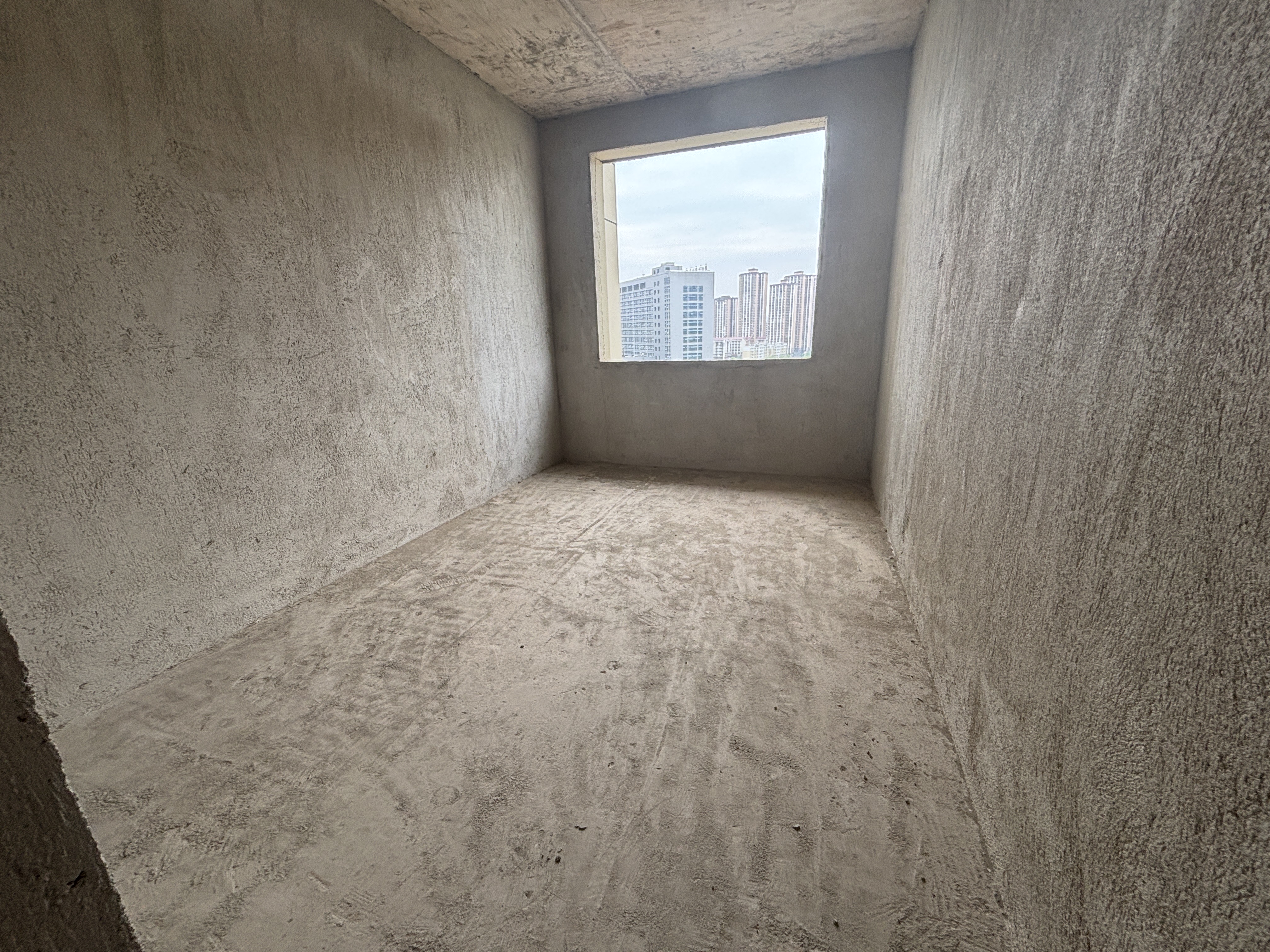 云泰天麓 5室2厅3卫 89.8万 云泰天麓 5室2厅3卫 89.8万客厅