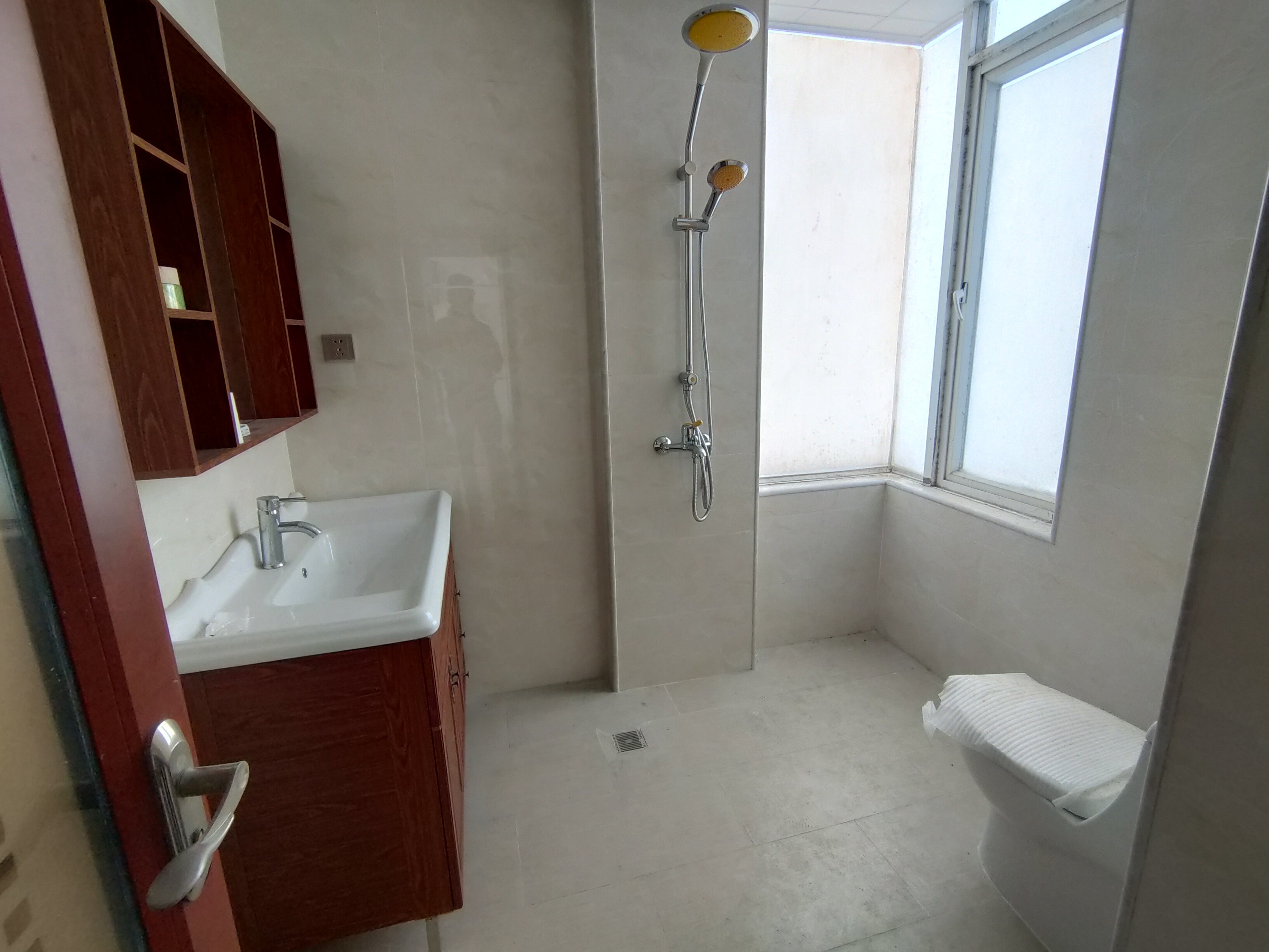 阳光西海岸一期(蓝天公寓别墅区) 3室2厅3卫 339.0万 阳光西海岸一期(蓝天公寓别墅区) 3室2厅3卫 339.0万室内图