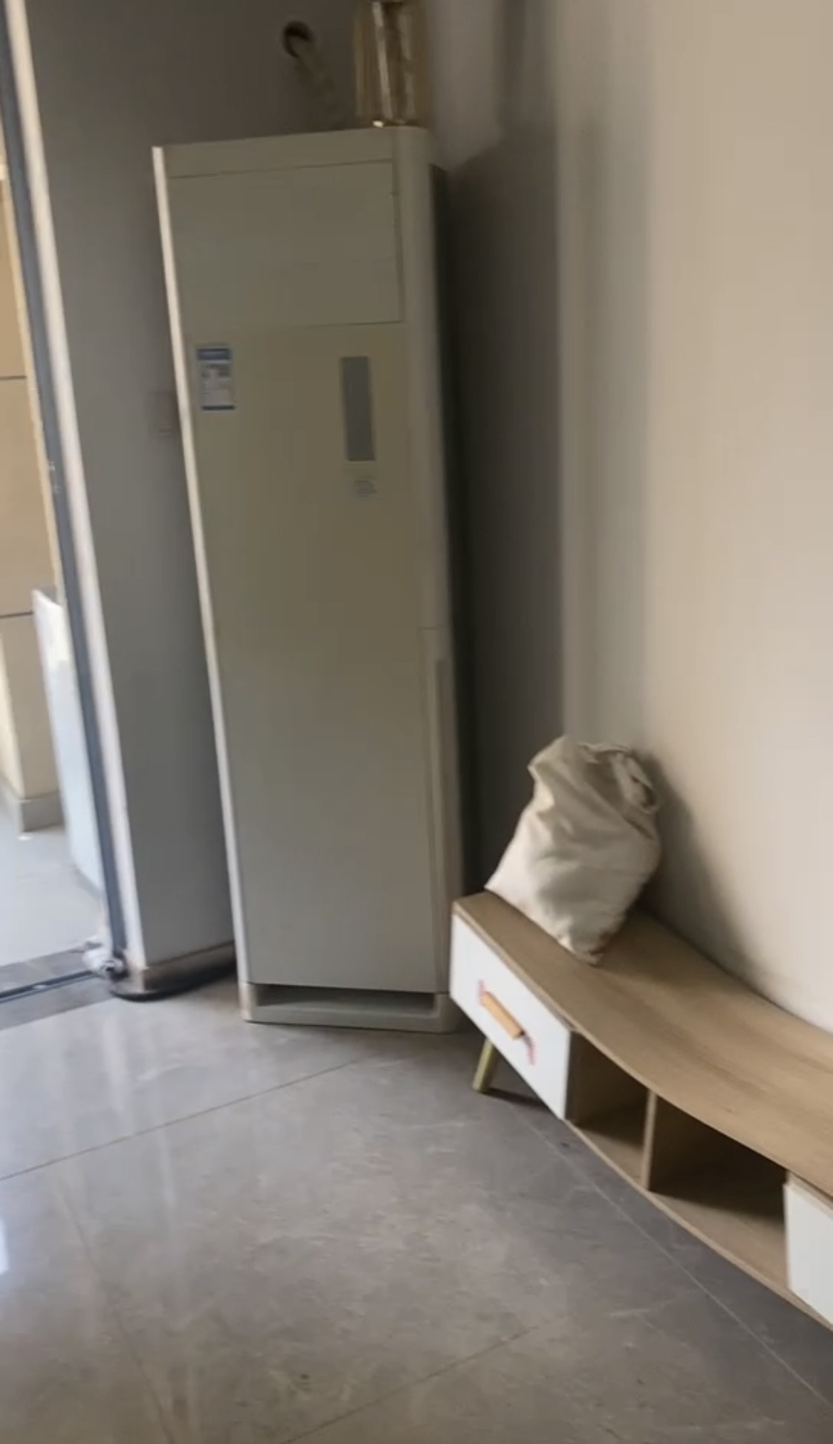 环球100宝龙城  3室1厅2卫   1800.00元/月