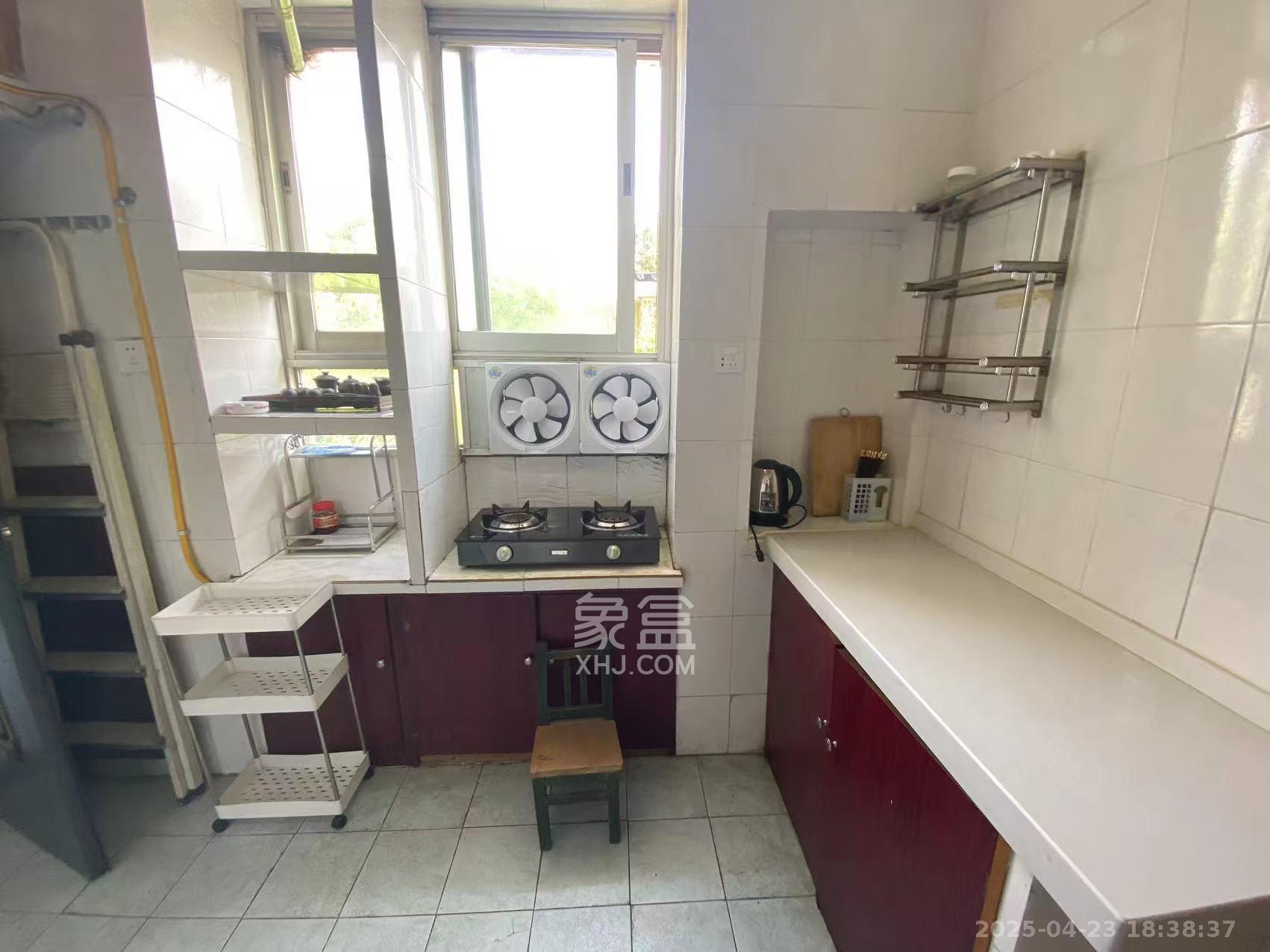 妹子山社区(曙光社区) 1室1厅1卫 1000.0元/月 妹子山社区(曙光社区) 1室1厅1卫 1000.0元/月室内图