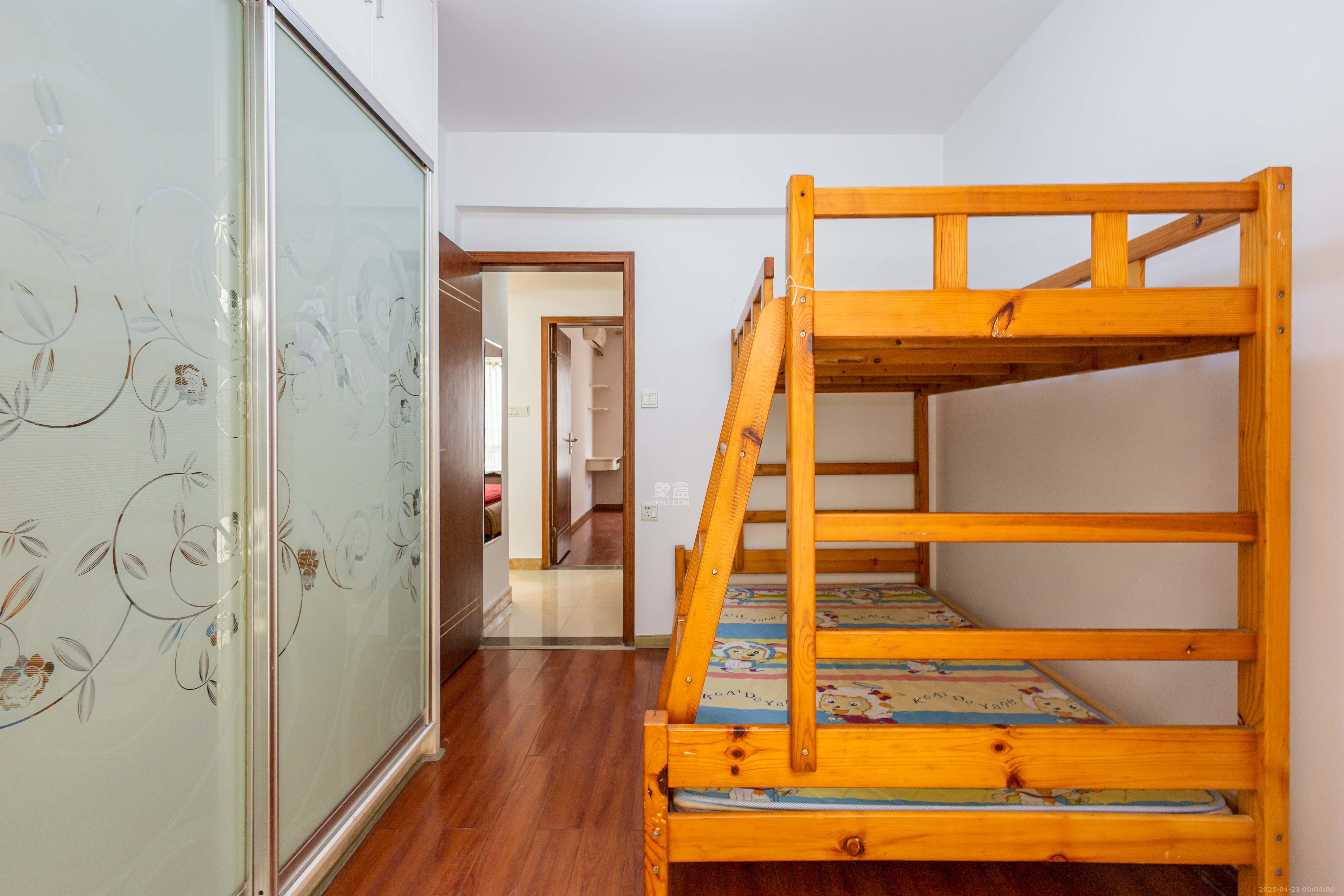 东业苹果社区 3室2厅1卫 50.8万 东业苹果社区 3室2厅1卫 50.8万卧室