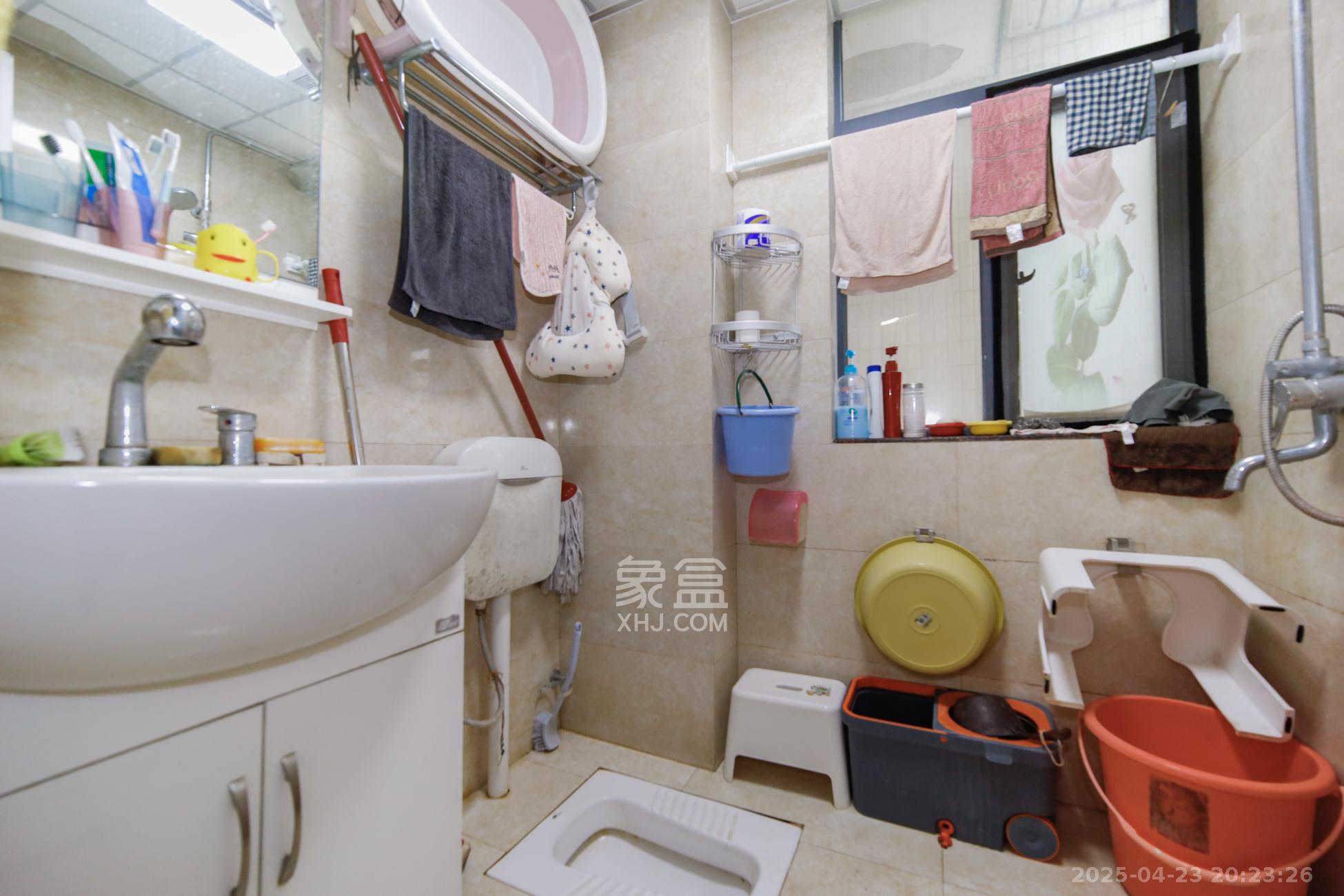 城南故事家园  4室2厅1卫    98.0万卫生间