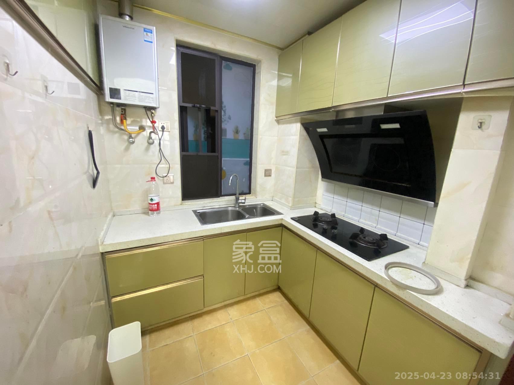 达美D6区  2室1厅1卫   2500.00元/月室内图