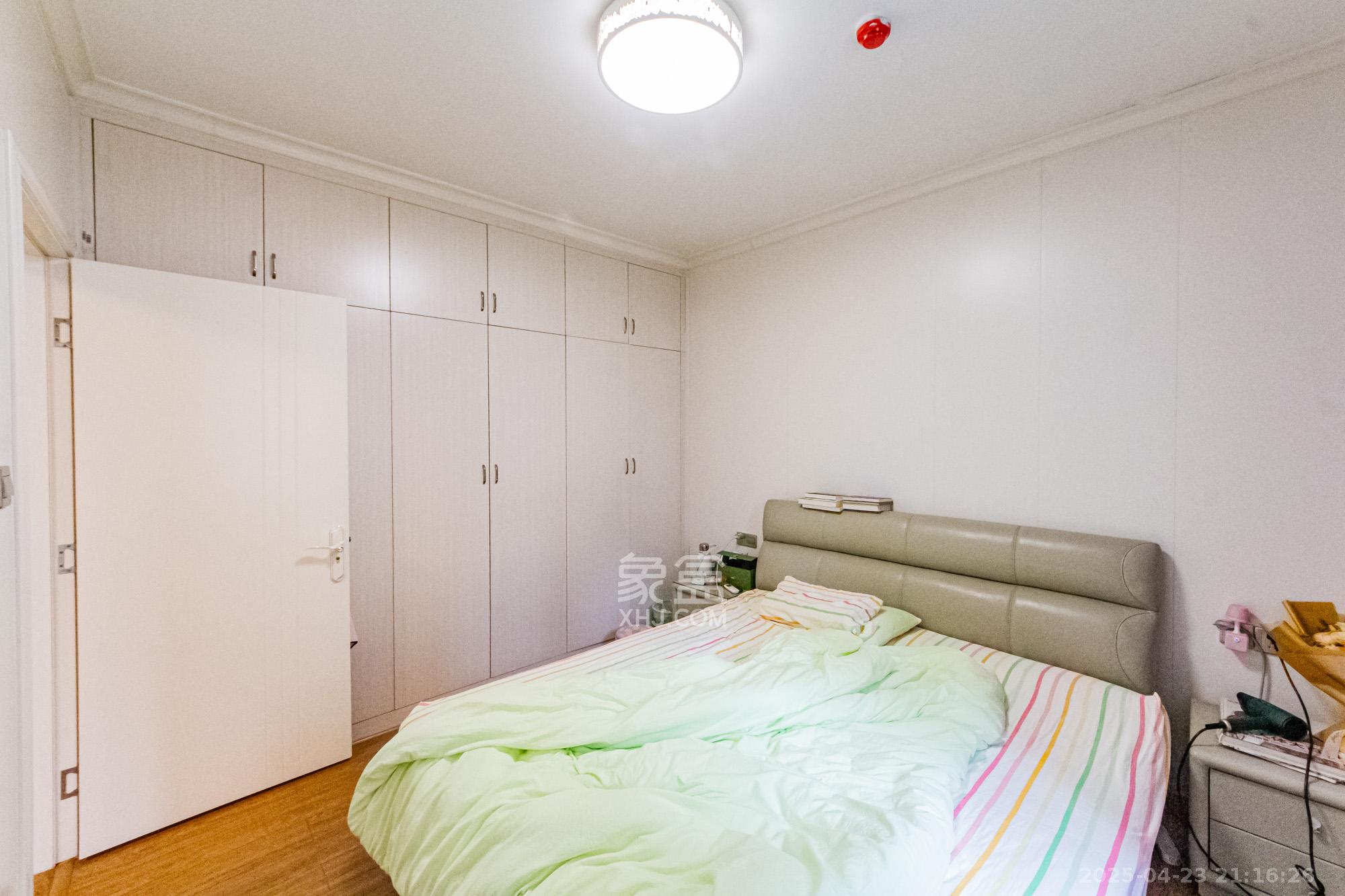 北辰三角洲E4区 3室2厅1卫 112.0万 北辰三角洲E4区 3室2厅1卫 112.0万卧室