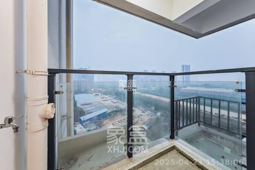 绿地长沙城际空间站(柏仕佳苑) 4室2厅2卫 3500.0元/月 绿地长沙城际空间站(柏仕佳苑) 4室2厅2卫 3500.0元/月室内图