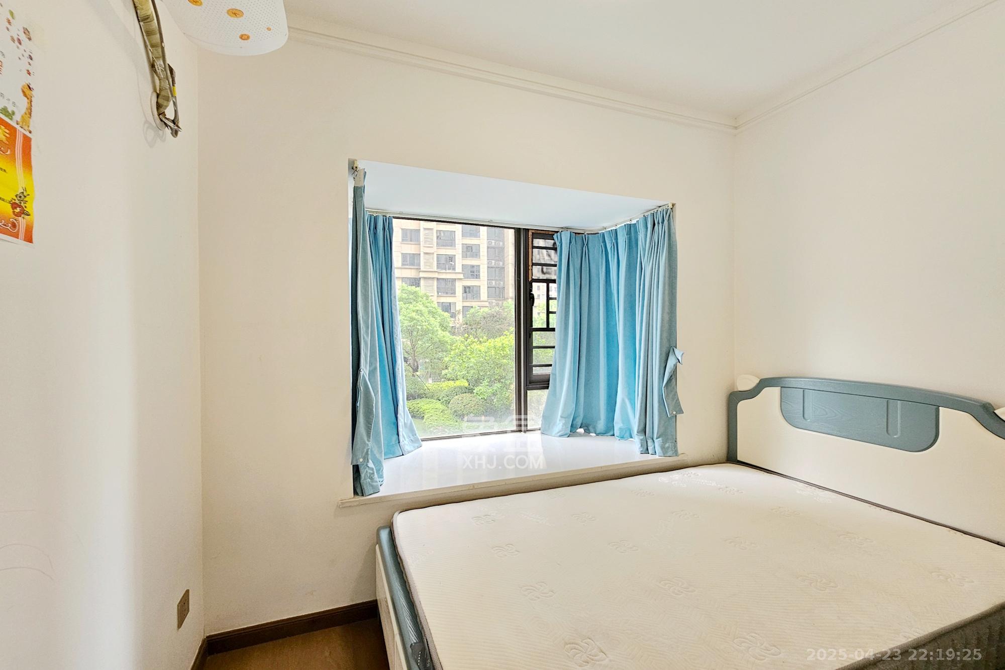 阳光城尚东湾青柠园 3室2厅2卫 105.00万 阳光城尚东湾青柠园 3室2厅2卫 105.00万卧室