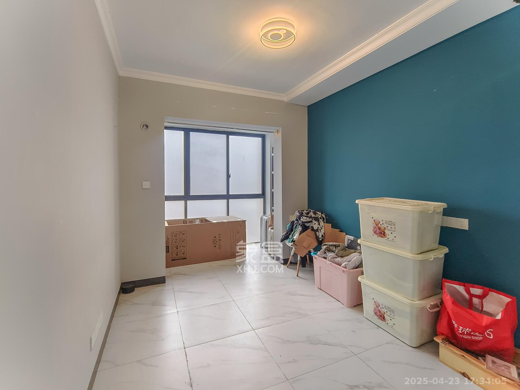 山水湾  4室2厅2卫    78.8万 山水湾  4室2厅2卫    78.8万卧室