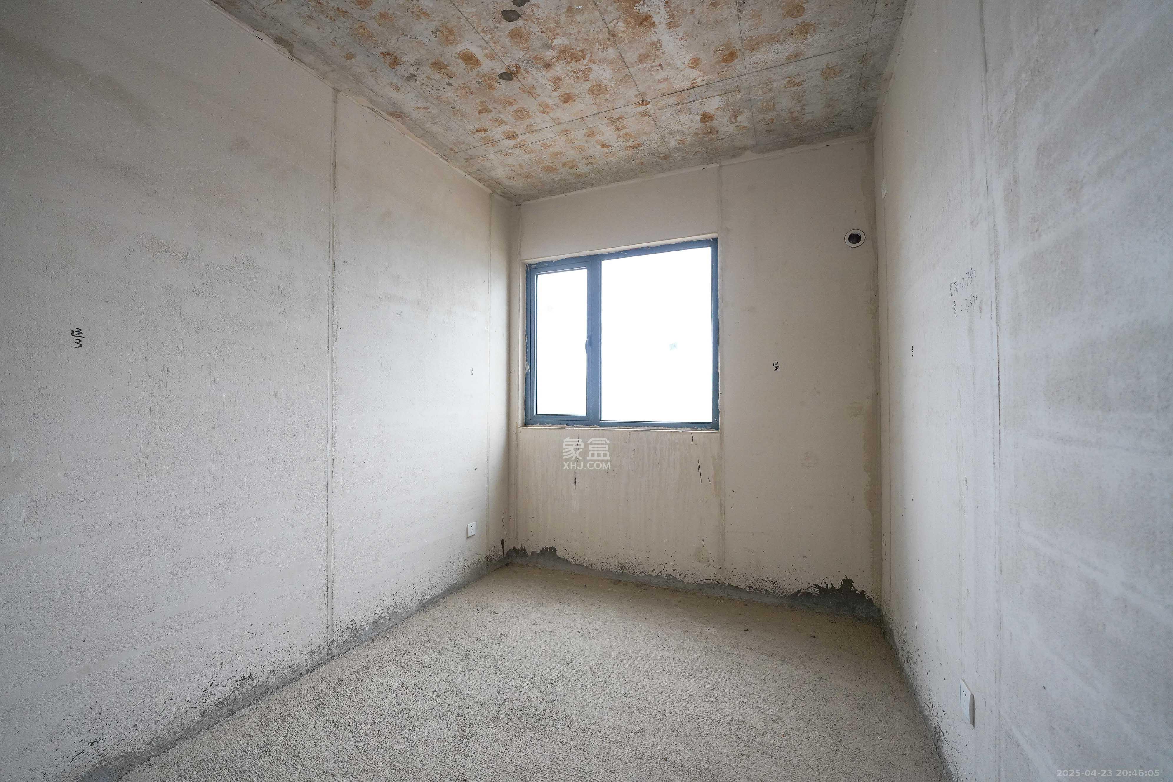 五矿万境蓝山 4室2厅2卫 121.0万 五矿万境蓝山 4室2厅2卫 121.0万卧室