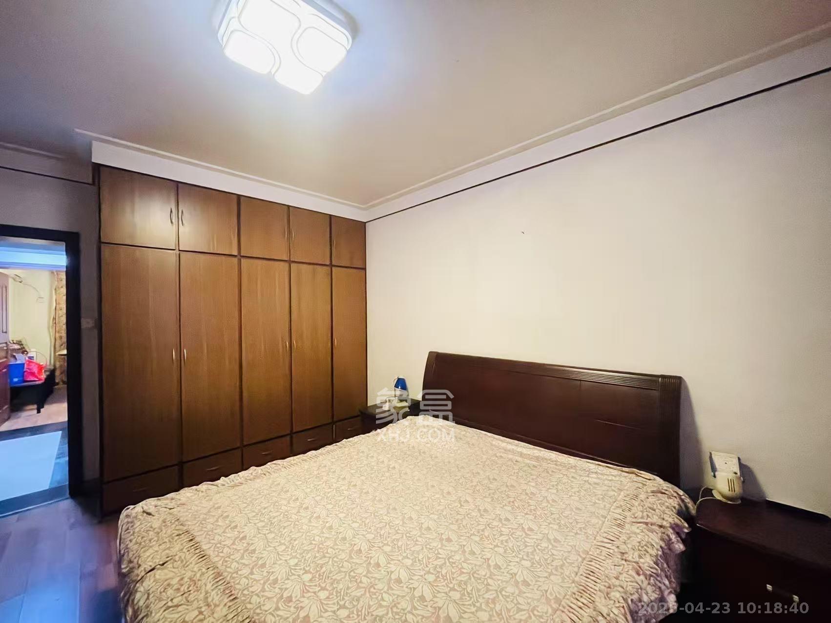 汇城花园 4室2厅2卫 5800.0元/月 汇城花园 4室2厅2卫 5800.0元/月室内图