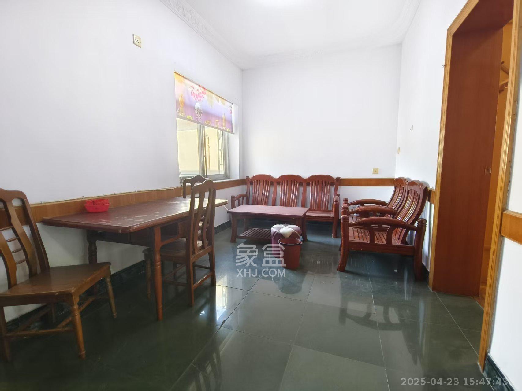 省少管所单位房 2室1厅1卫 1200.0元/月 省少管所单位房 2室1厅1卫 1200.0元/月室内图