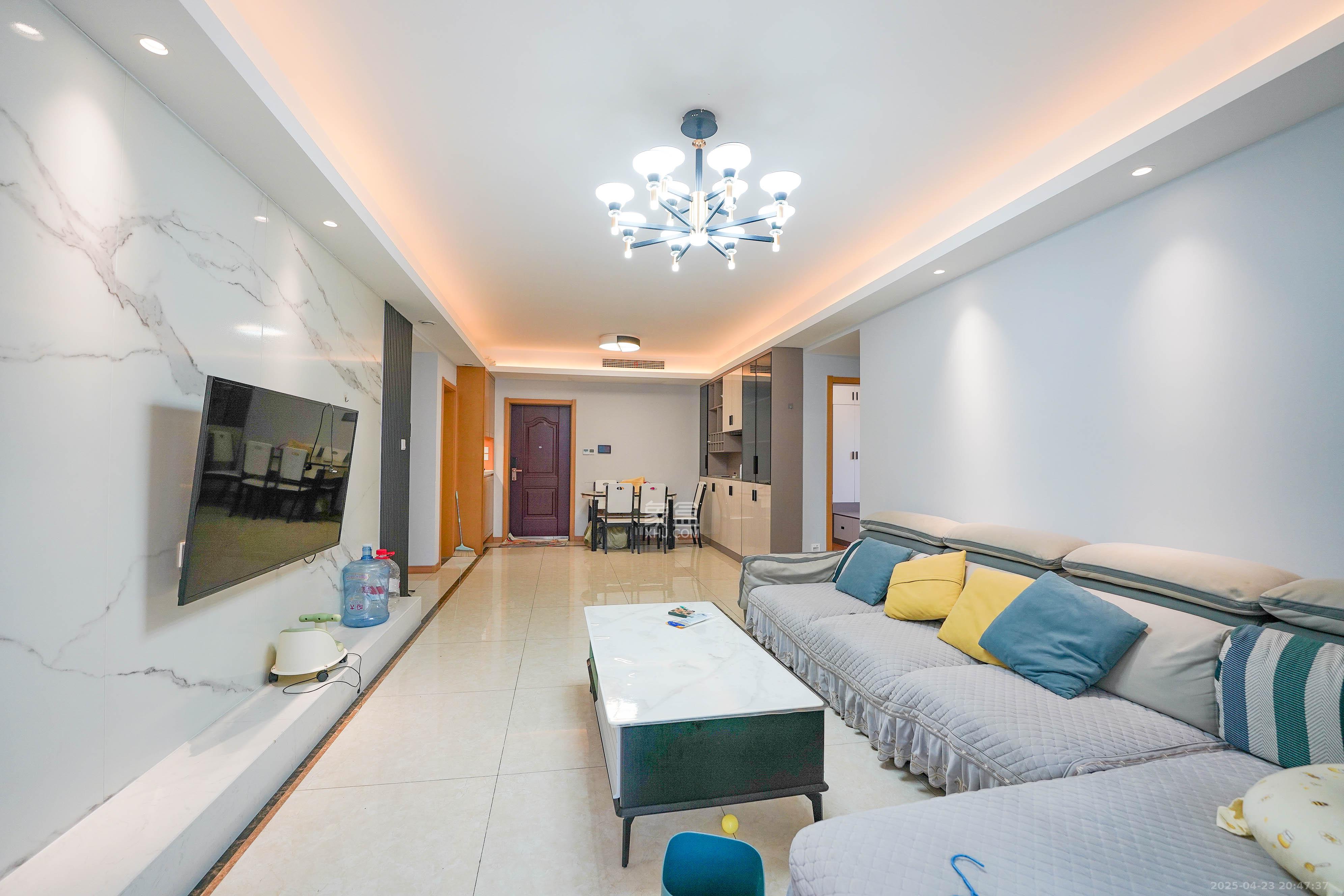 中建璟和城 3室2厅2卫 120.0万 中建璟和城 3室2厅2卫 120.0万客厅