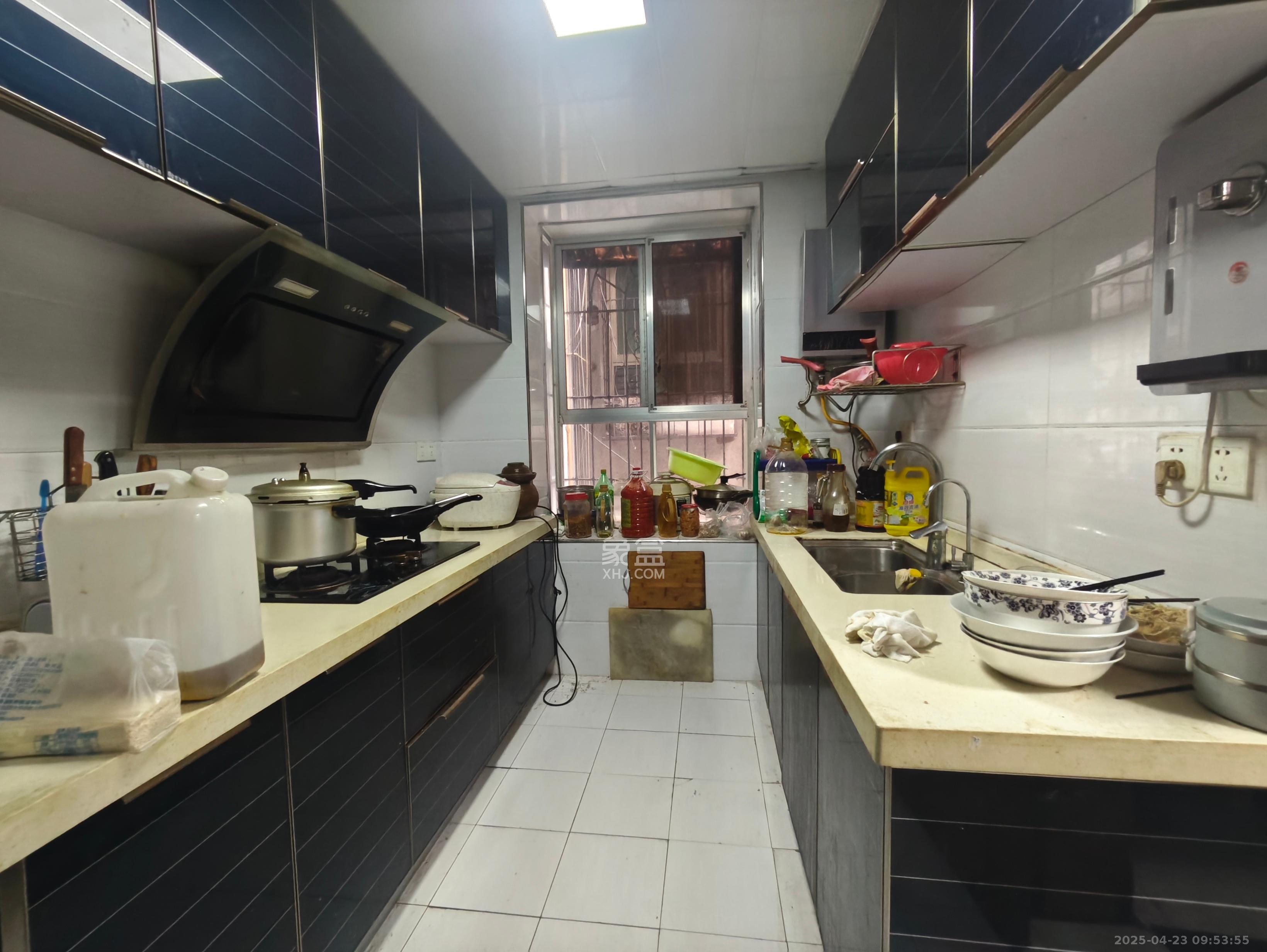 福乐凯公寓  3室2厅2卫    3600.0元/月室内图