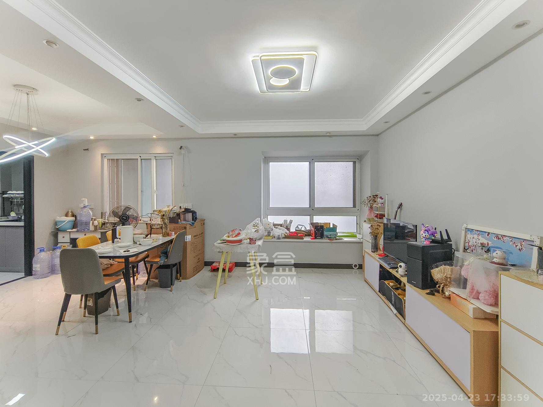 山水湾  4室2厅2卫    78.8万 山水湾  4室2厅2卫    78.8万客厅