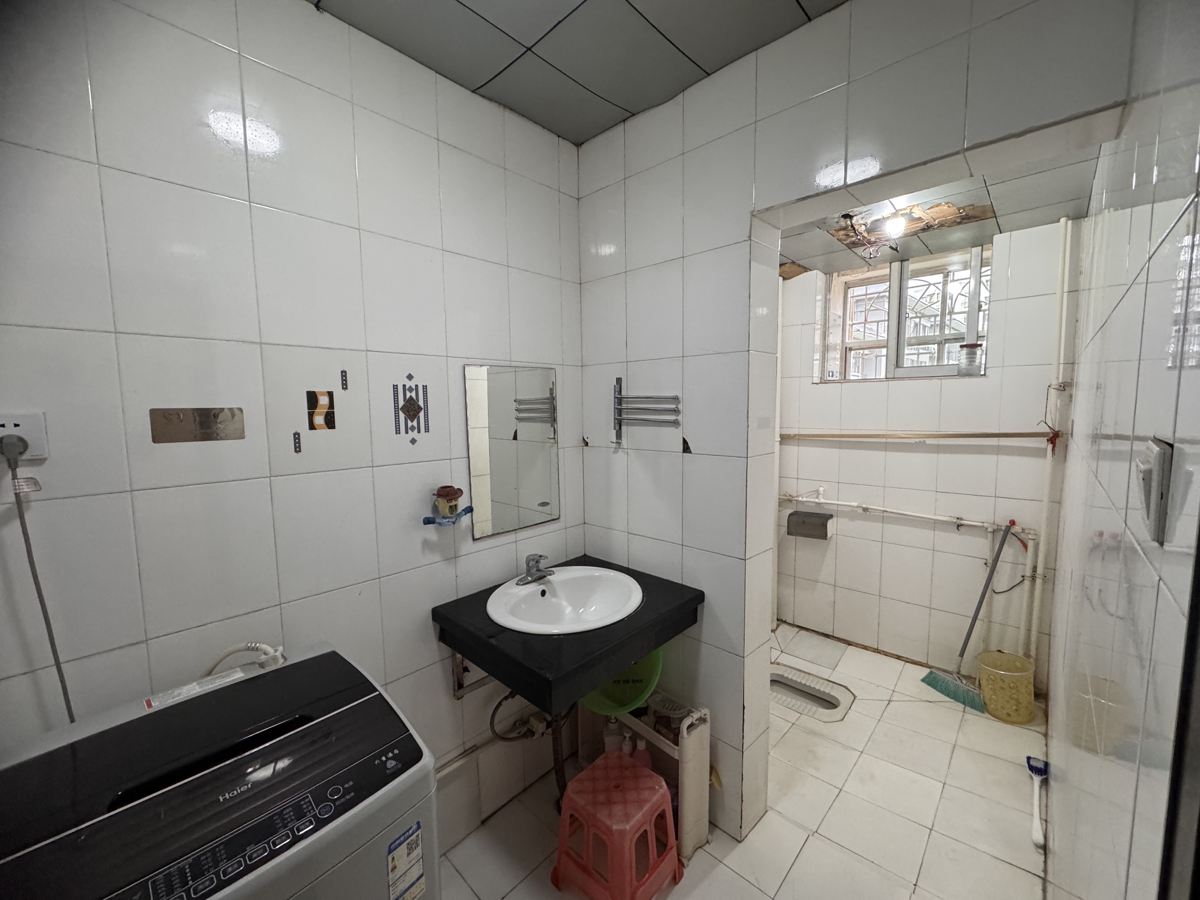 德皇小区  1室0厅0卫    2200.0元/月 德皇小区  1室0厅0卫    2200.0元/月室内图