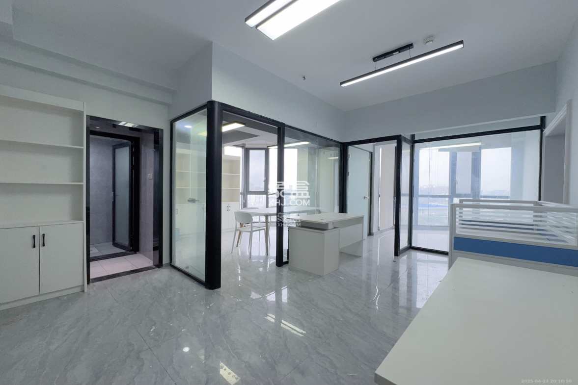 中云公寓 5室2厅1卫 5000.0元/月 中云公寓 5室2厅1卫 5000.0元/月室内图