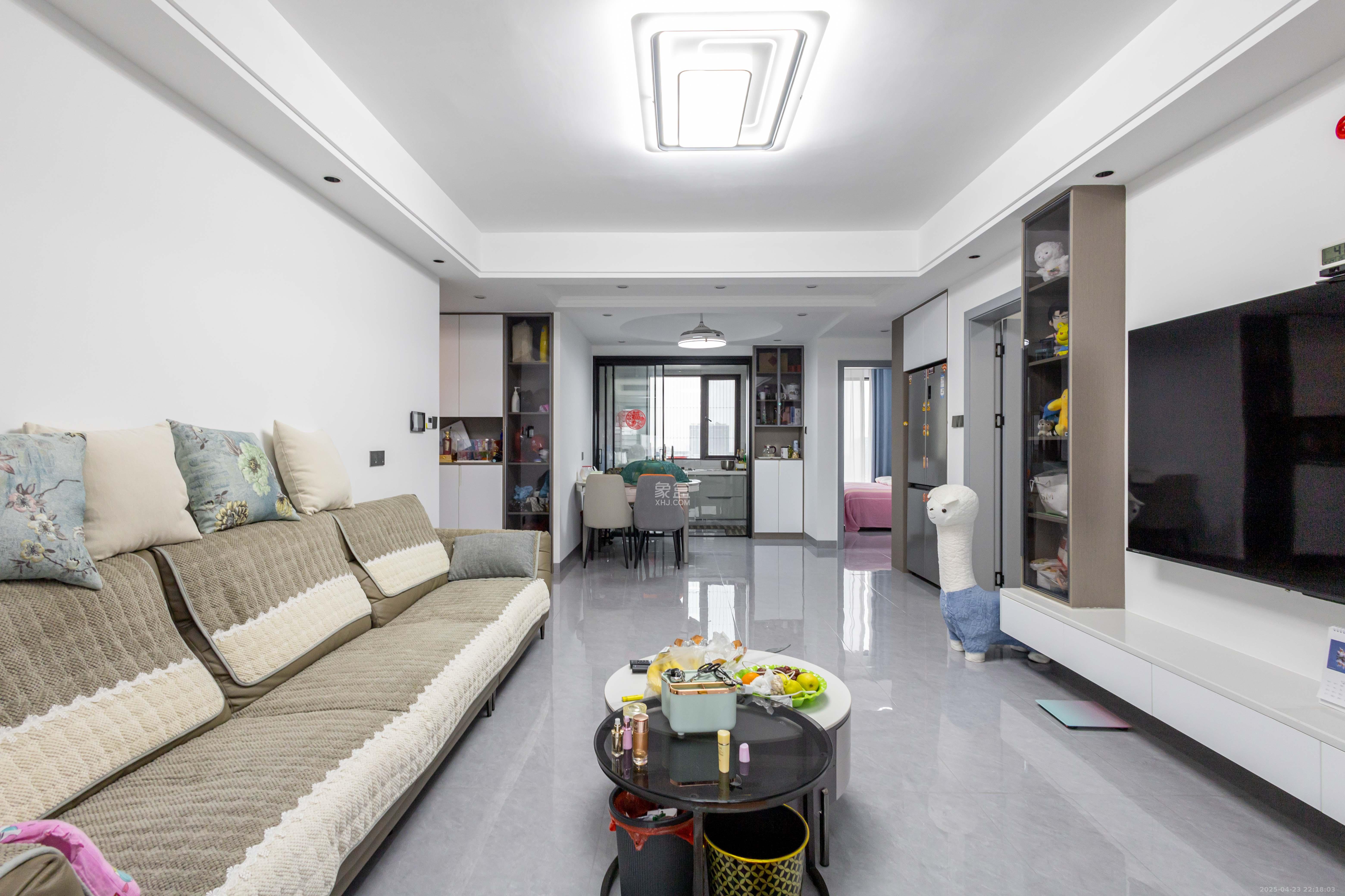 新城恒伟汇隽风华 3室1厅2卫 88.0万 新城恒伟汇隽风华 3室1厅2卫 88.0万客厅