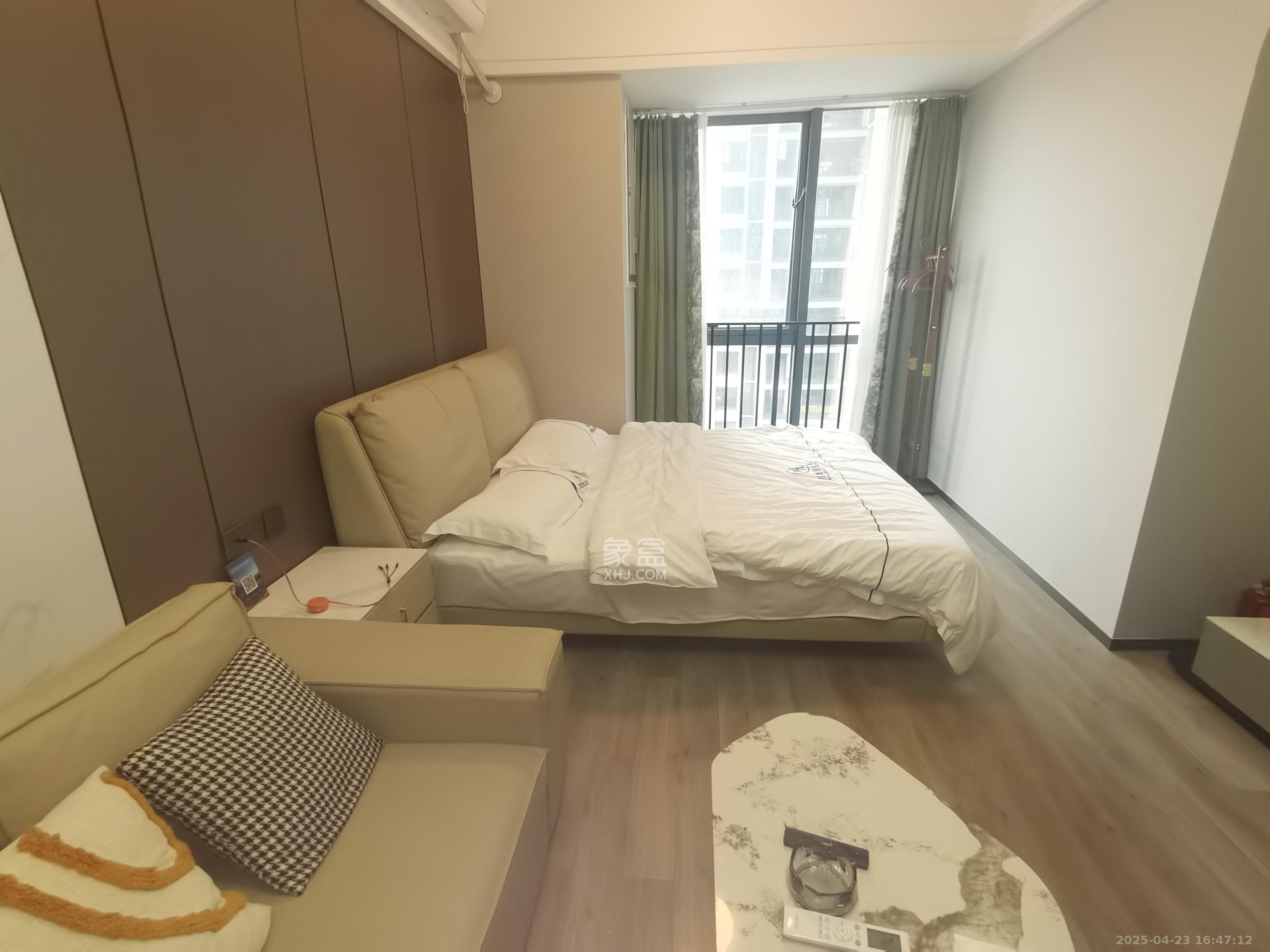 中建寶鉑公館   43.0㎡     2300.00元/月