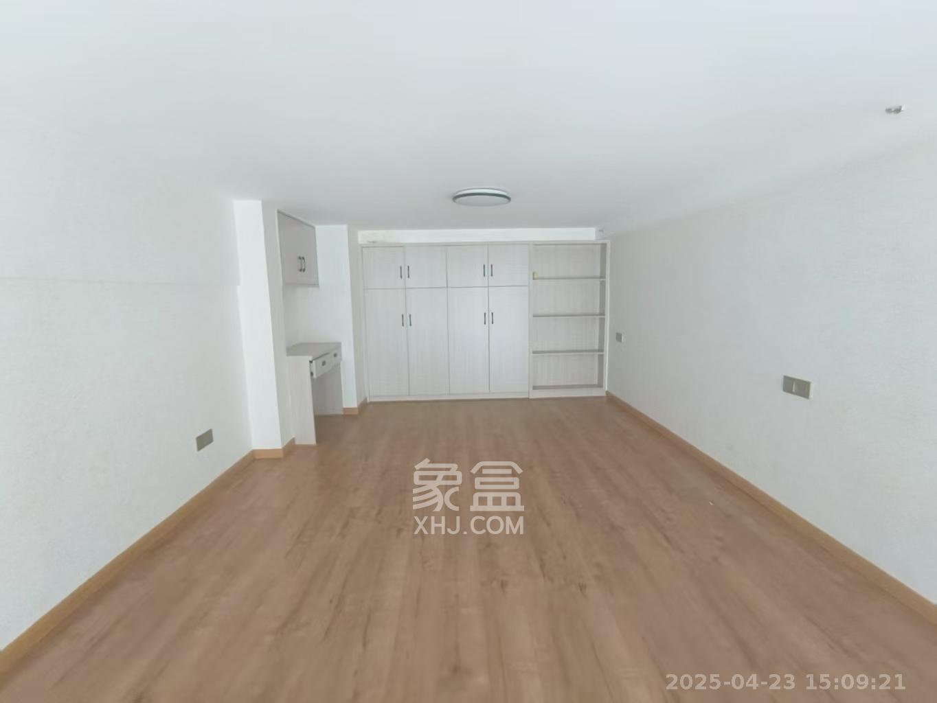 华润置地广场二期  1室1厅1卫    1600.0元/月