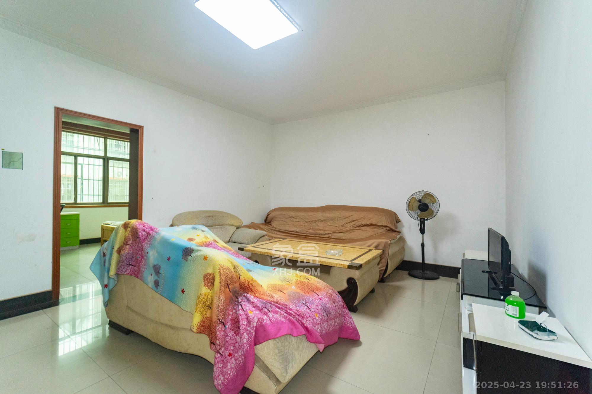 松雅安置小区 3室2厅1卫 46.0万 松雅安置小区 3室2厅1卫 46.0万客厅