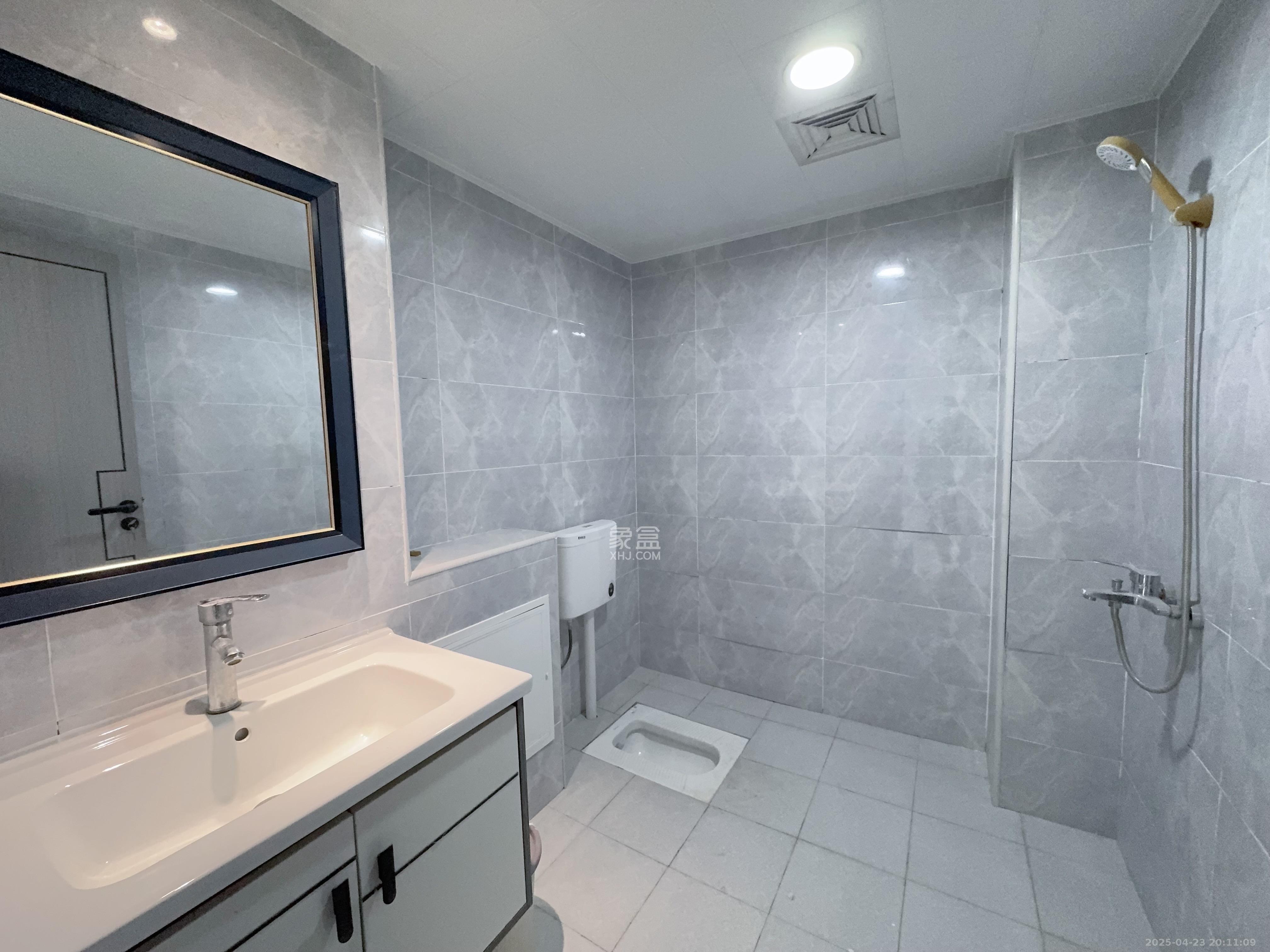 中云公寓 5室2厅1卫 5000.0元/月 中云公寓 5室2厅1卫 5000.0元/月室内图