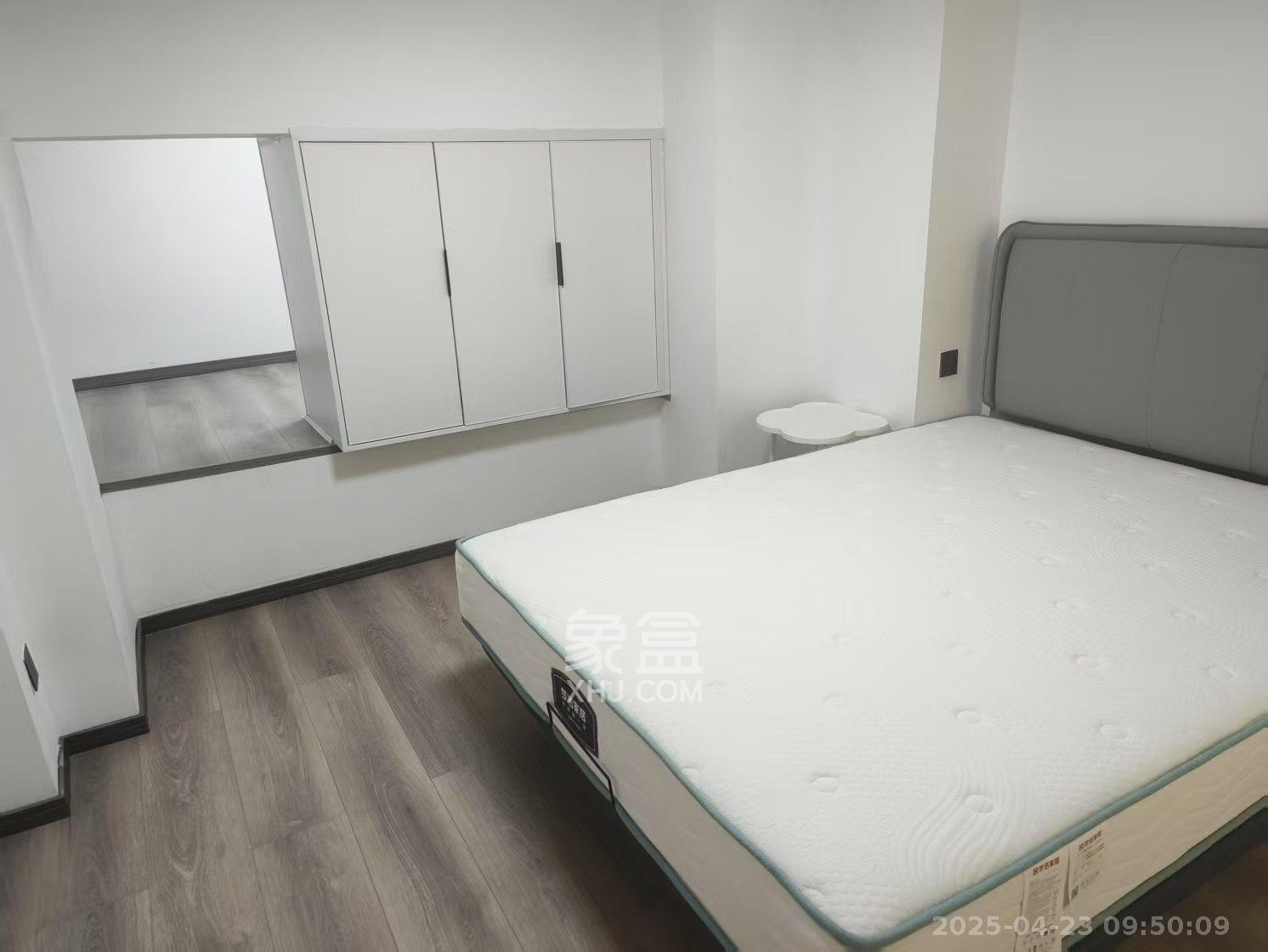 中海阅溪府  2室1厅1卫   2200.00元/月室内图