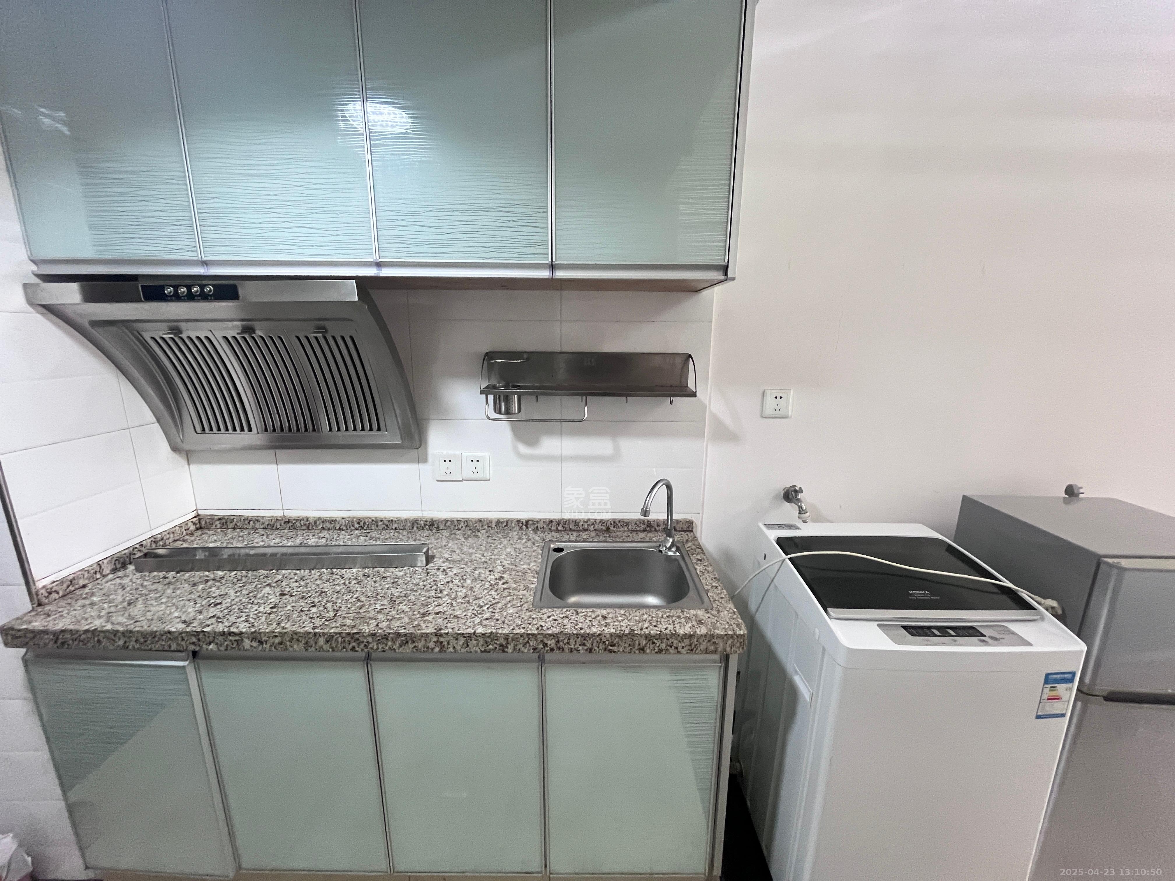 星城荣域 1室1厅1卫 1200.0元/月 星城荣域 1室1厅1卫 1200.0元/月室内图