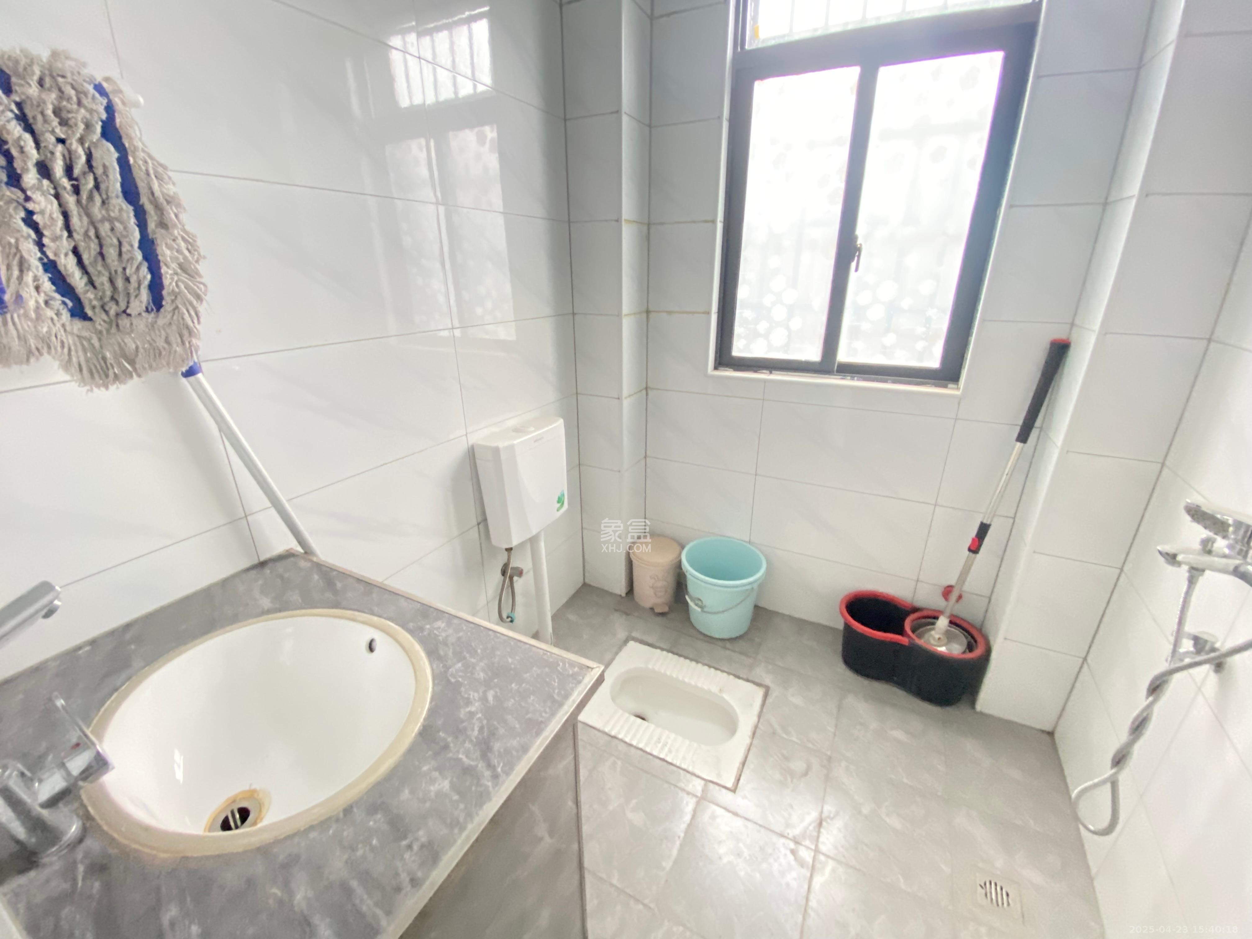 学府雅苑 3室2厅2卫 1150.0元/月 学府雅苑 3室2厅2卫 1150.0元/月室内图